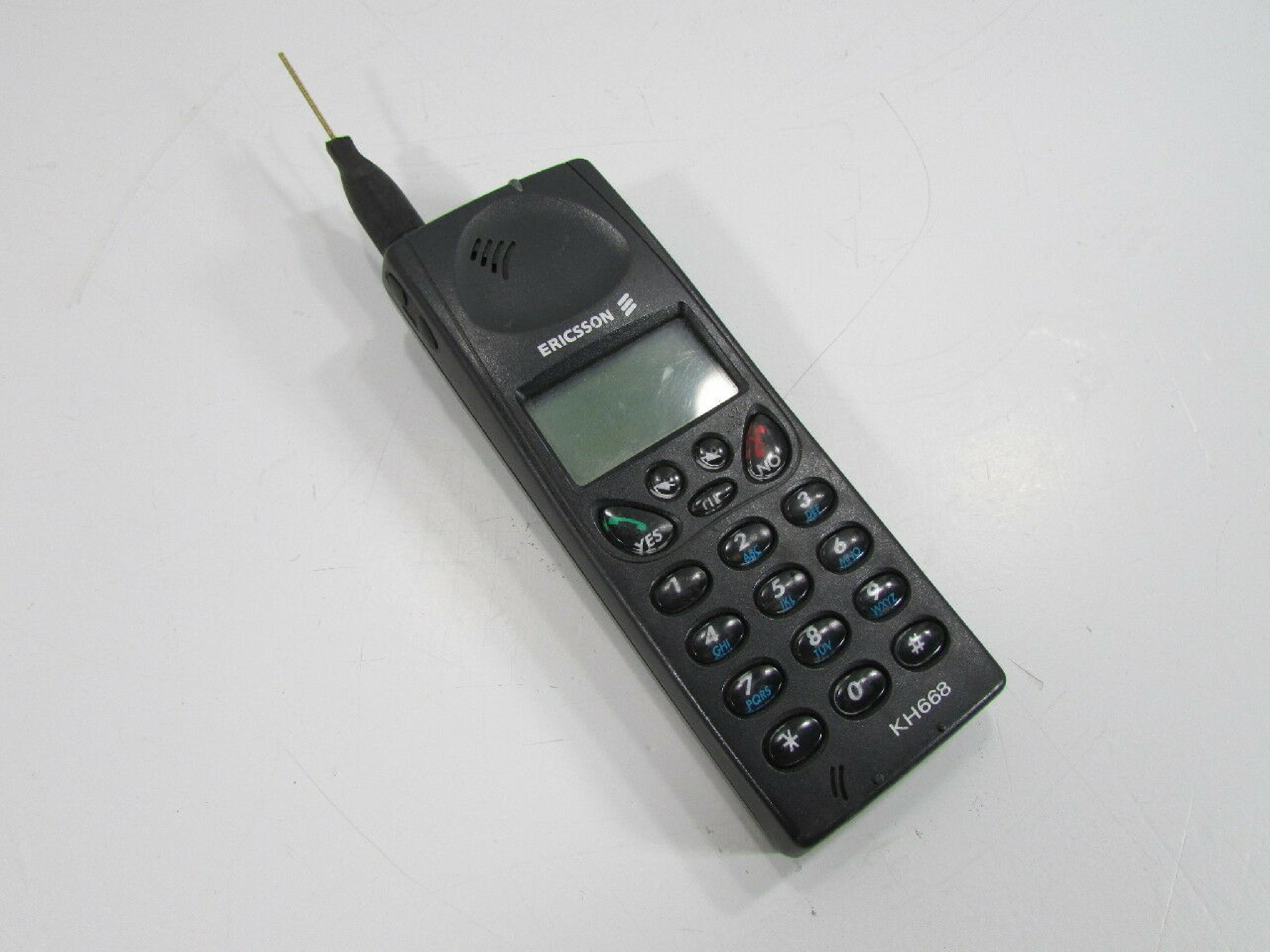 ERICSSON KH668 WIRELESS TELEPHONE