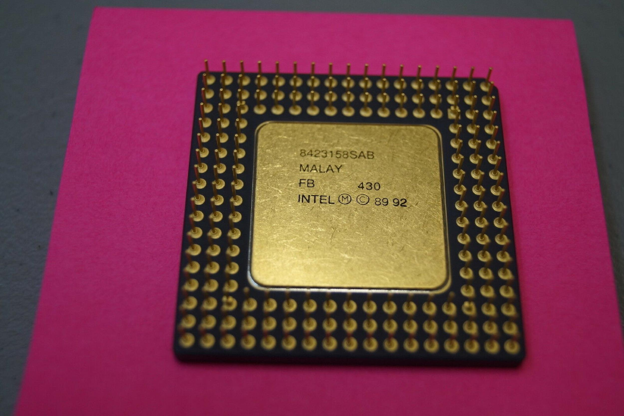 INTEL A80486SX-33 80486SX-33 MHZ CPU A80486SX-33 486 SX 33MHZ PROCESSOR