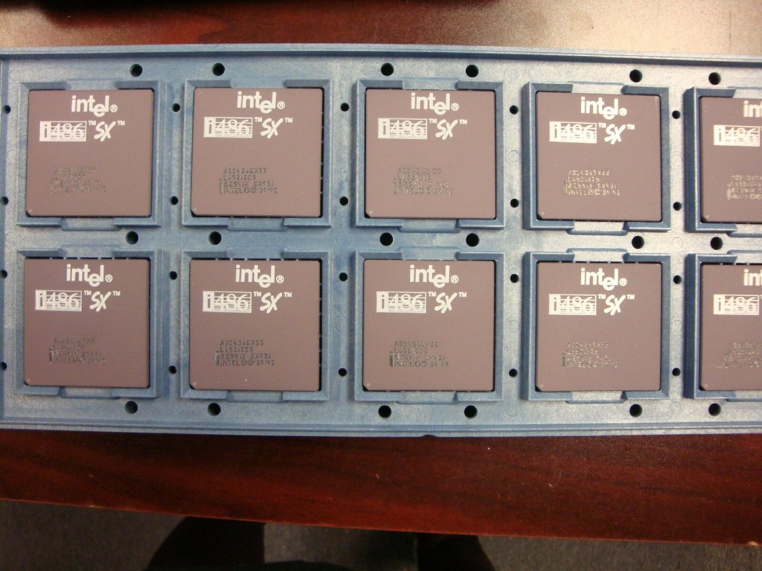 INTEL A80486SX-33 80486SX-33 MHZ CPU A80486SX-33 486 SX 33MHZ PROCESSOR