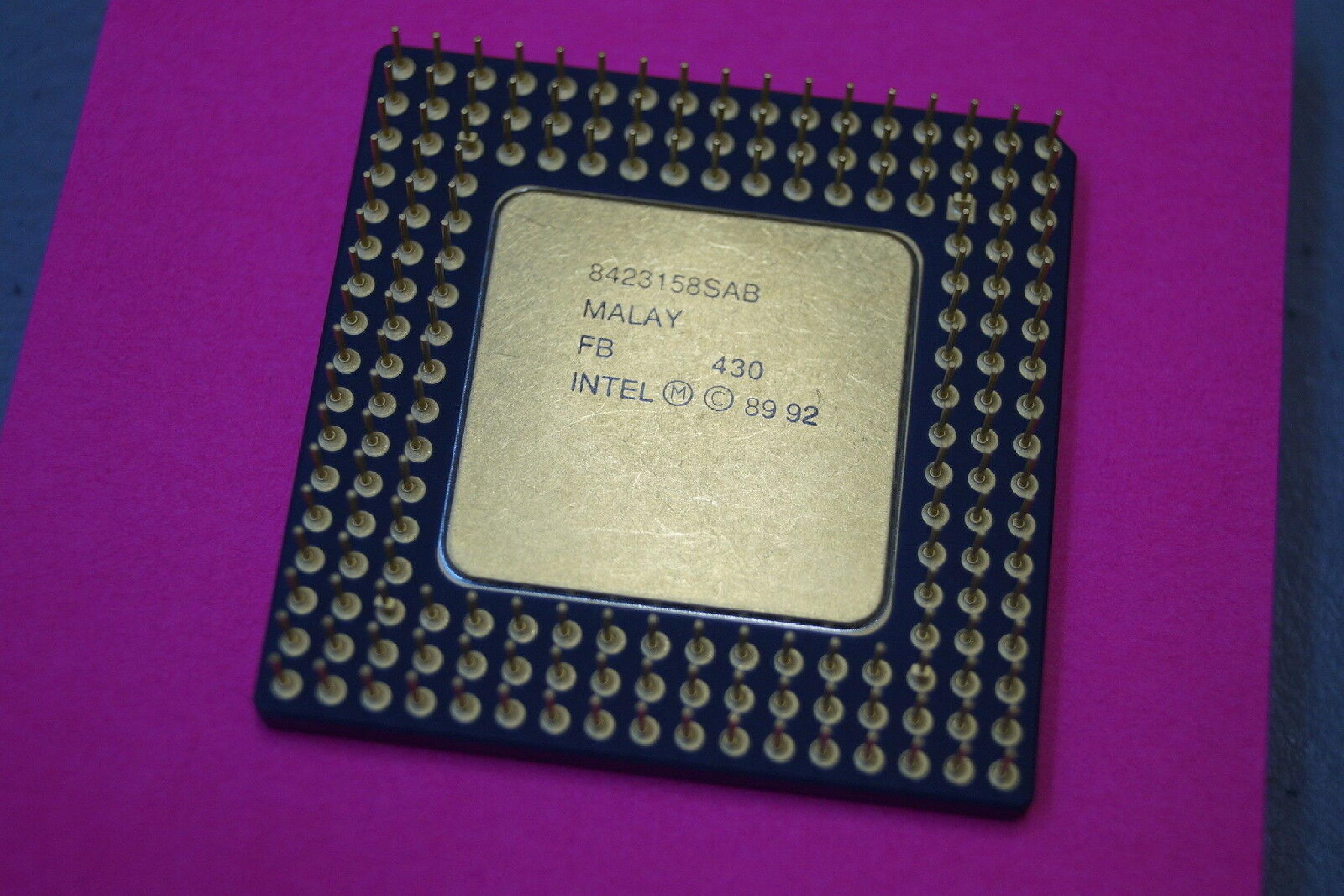 INTEL A80486SX-33 80486SX-33 MHZ CPU A80486SX-33 486 SX 33MHZ PROCESSOR