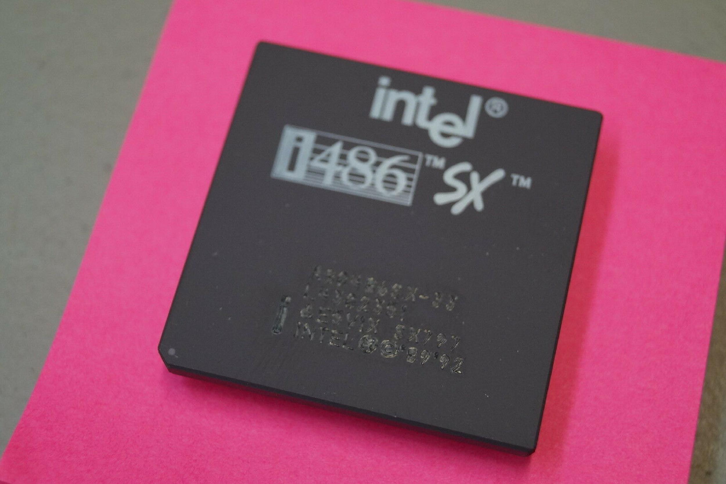 INTEL A80486SX-33 80486SX-33 MHZ CPU A80486SX-33 486 SX 33MHZ PROCESSOR