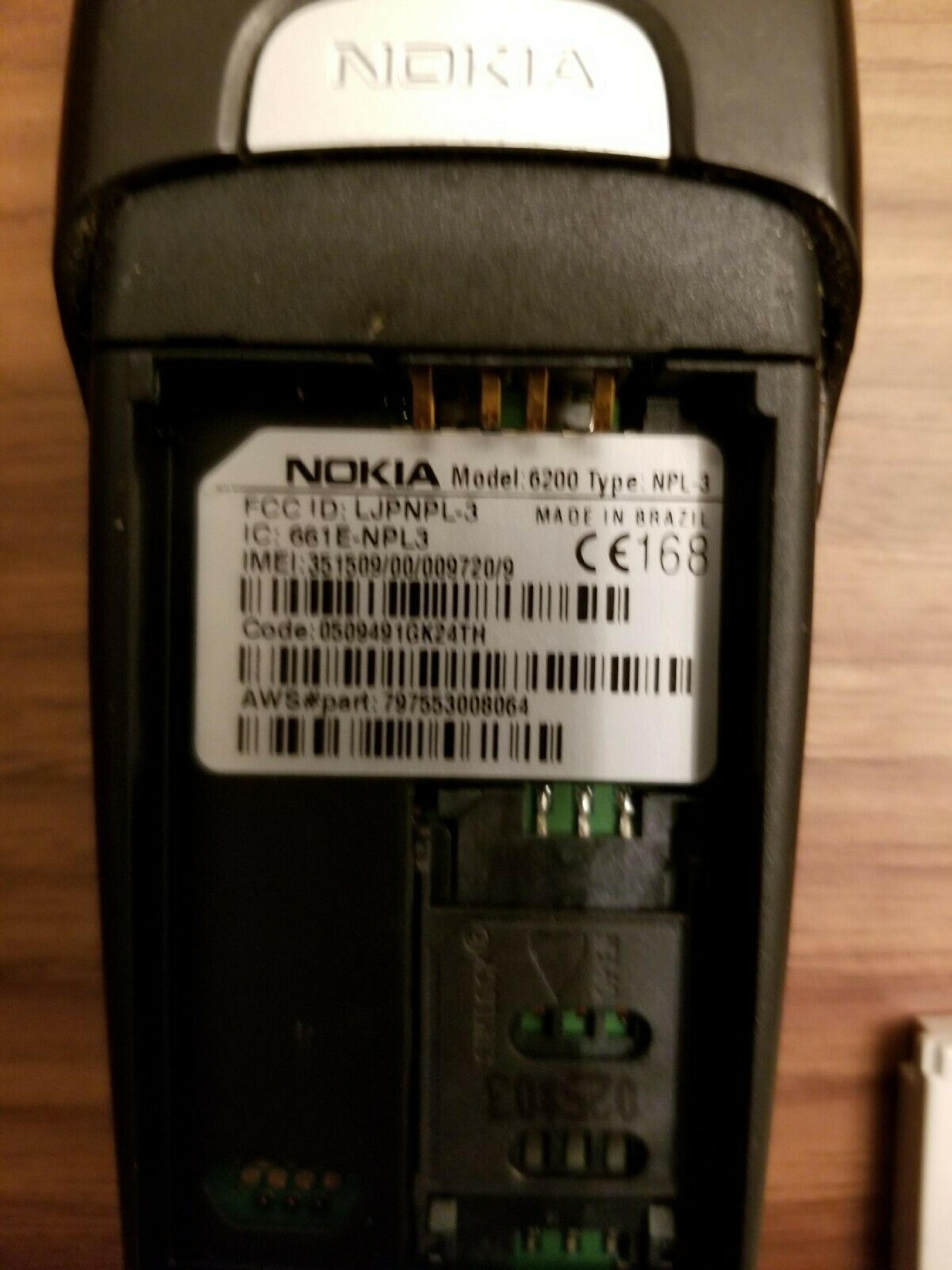 NOKIA 6200 MOBILE PHONE WITH BATTERY AND MANUAL AND CHARGER