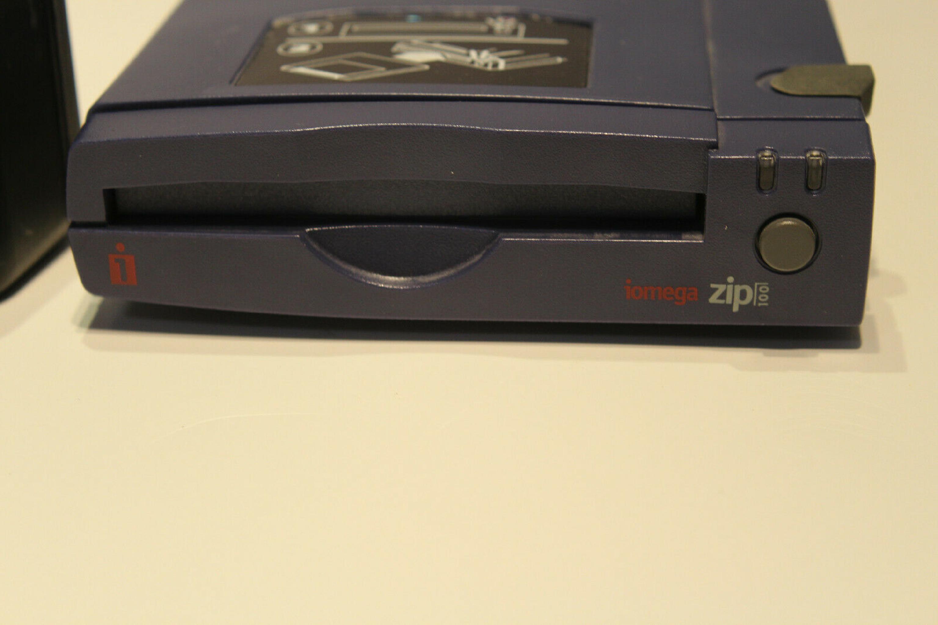 IOMEGA Z100S2 100MB SCSI ZIP DRIVE