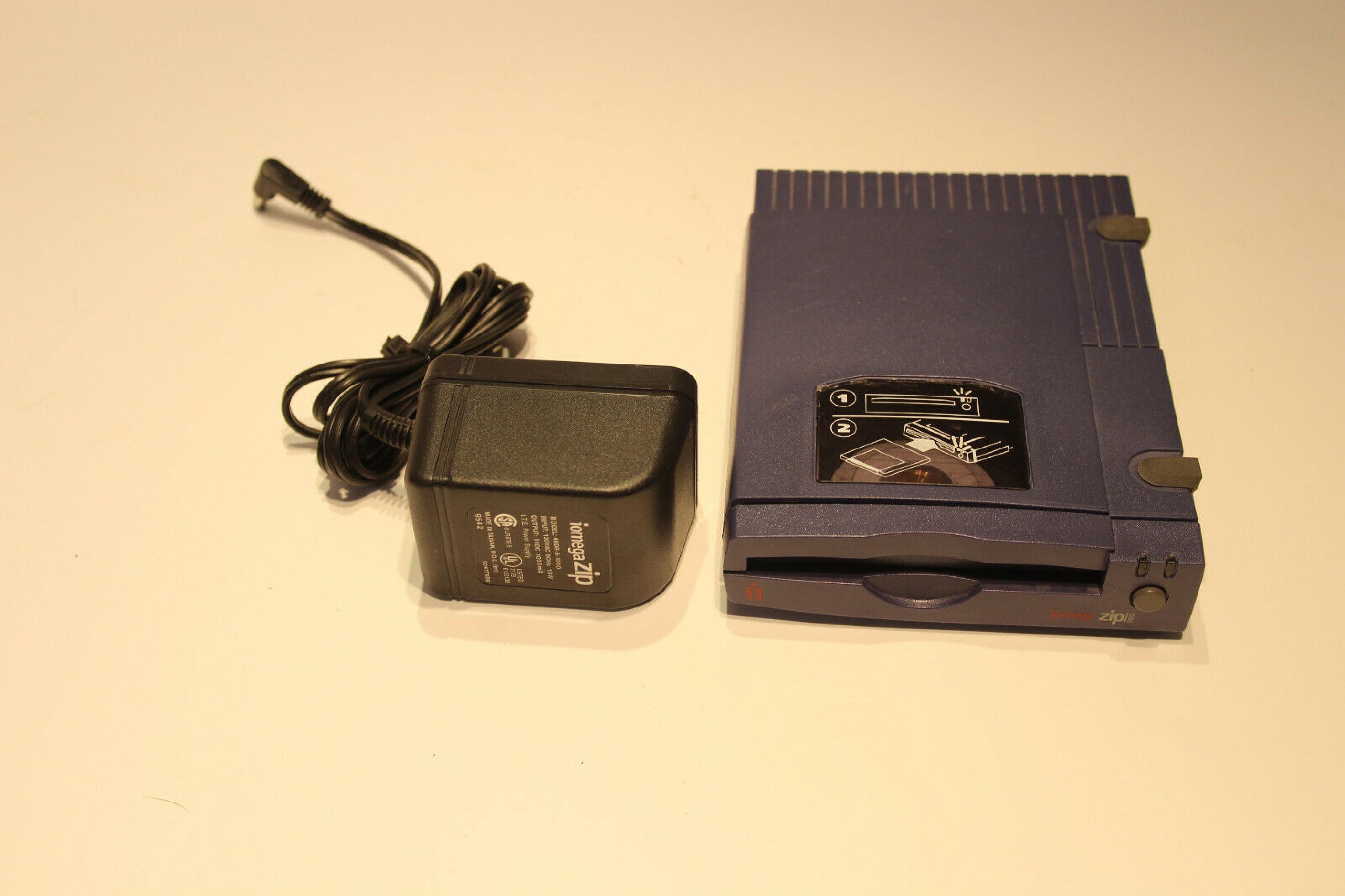 IOMEGA Z100S2 100MB SCSI ZIP DRIVE