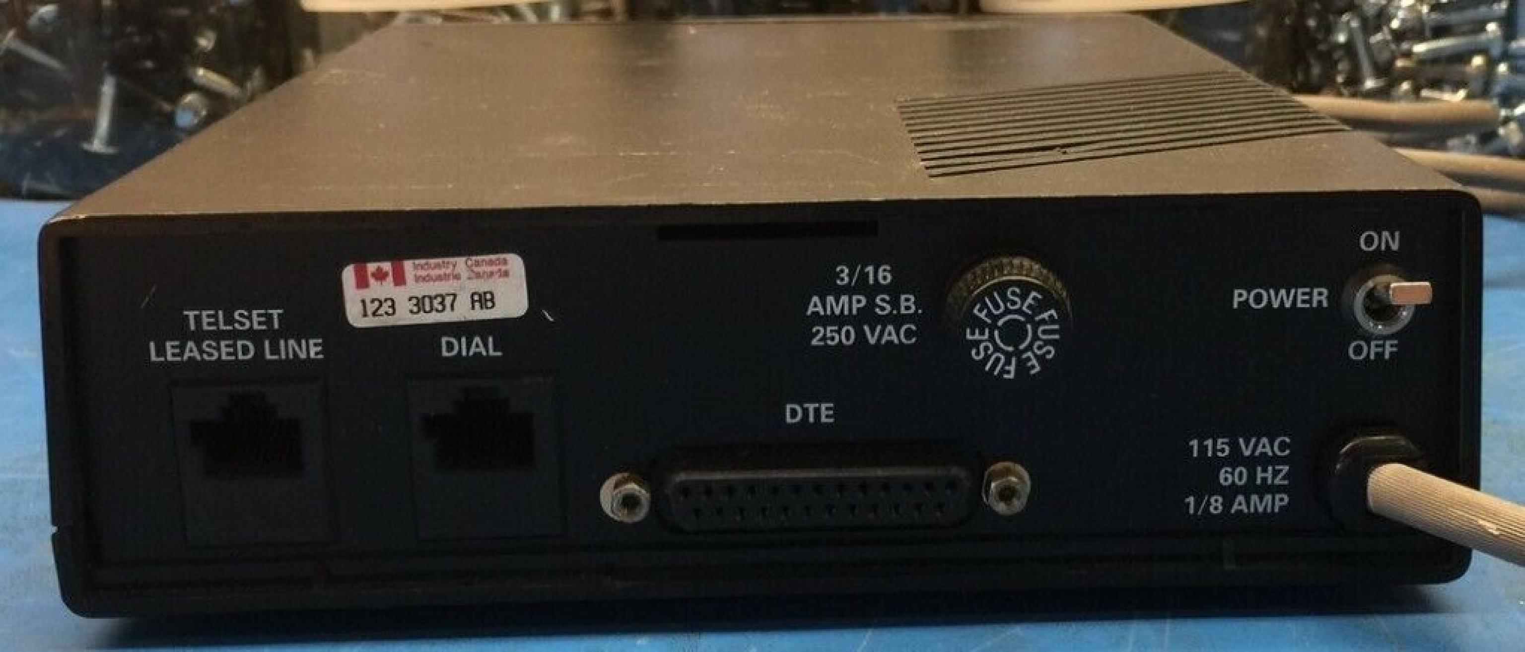 BLACK BOX / UDS / MOTOROLA MODEM 325 EXTERNAL MODEM SYNC/ASYNC LEASED/DIAL UP V.3225