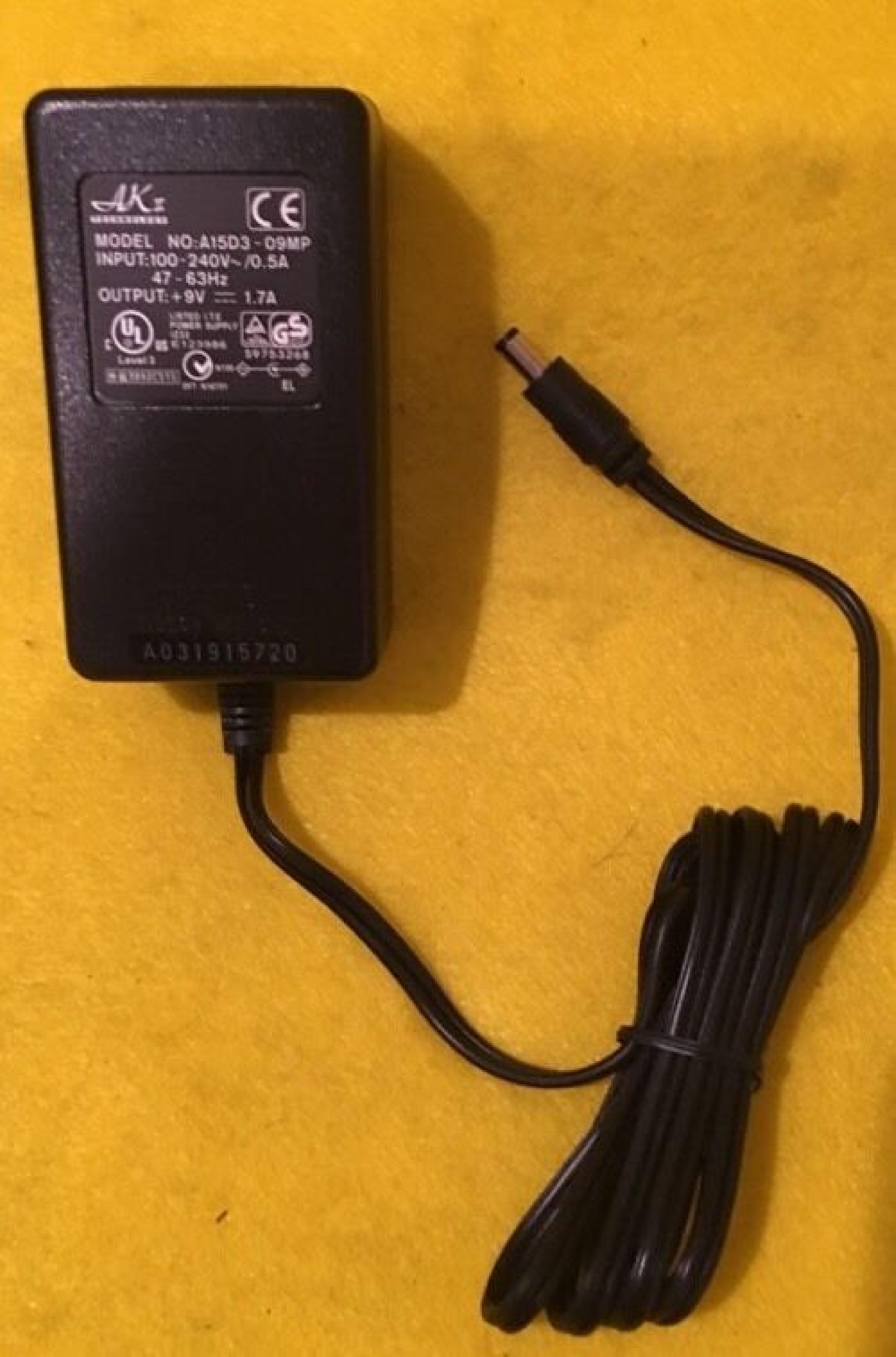 AK II TECHNOLOGY A15D3-09MP AC ADAPTER 9VDC 1.7A, 6FT CABLES WITH BARREL CONNECTOR, OD:5.5MM, ID:2.0MM, DESKTOP STYLE