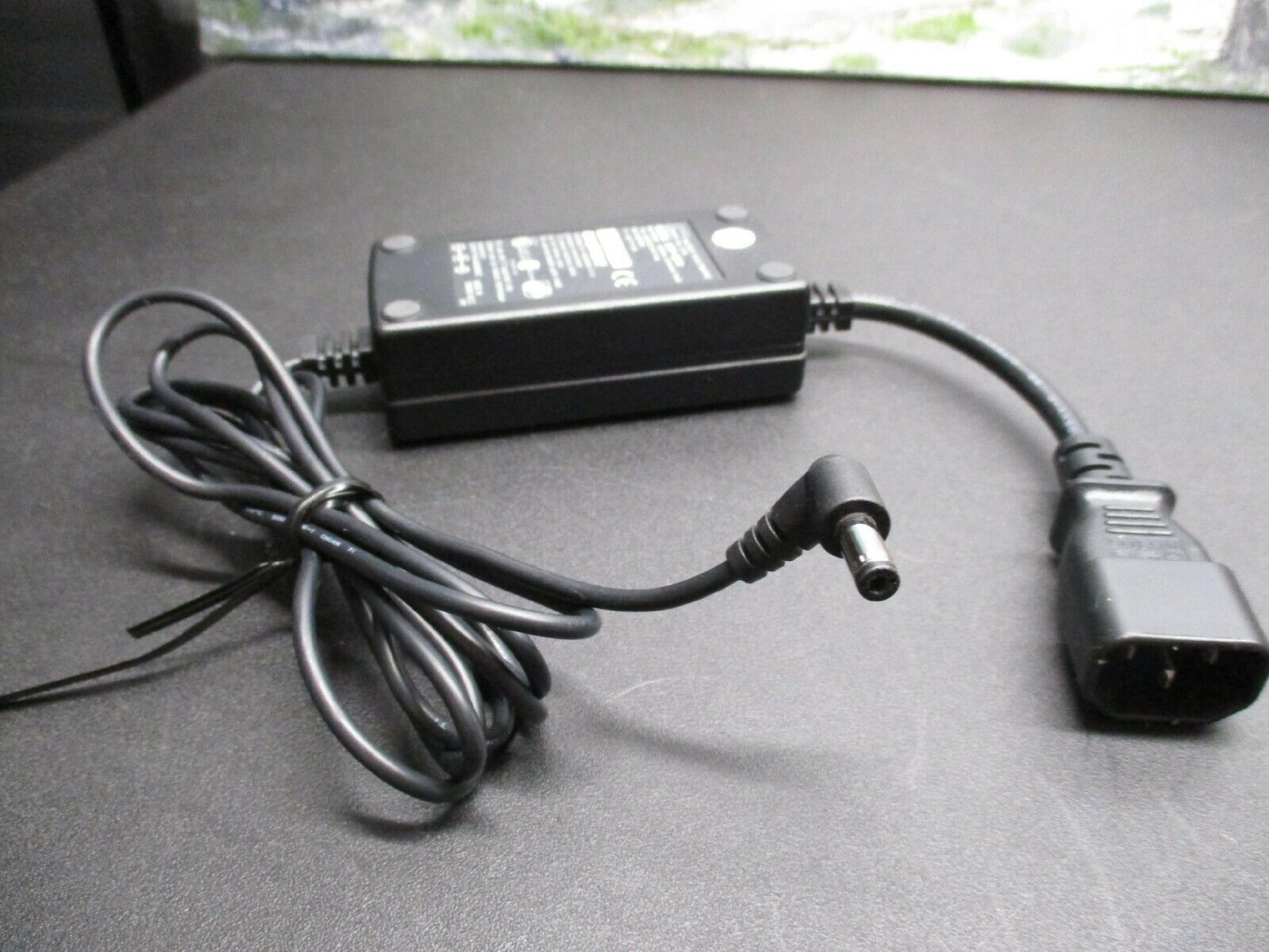 SKYNET ELECTRONICS SNP-Q316 AC ADAPTER 5VDC 2A, 6FT CABLE WITH BARREL CONNECTOR, DESKTOP STYLE, NEGATIVE OUTSIDE POLE