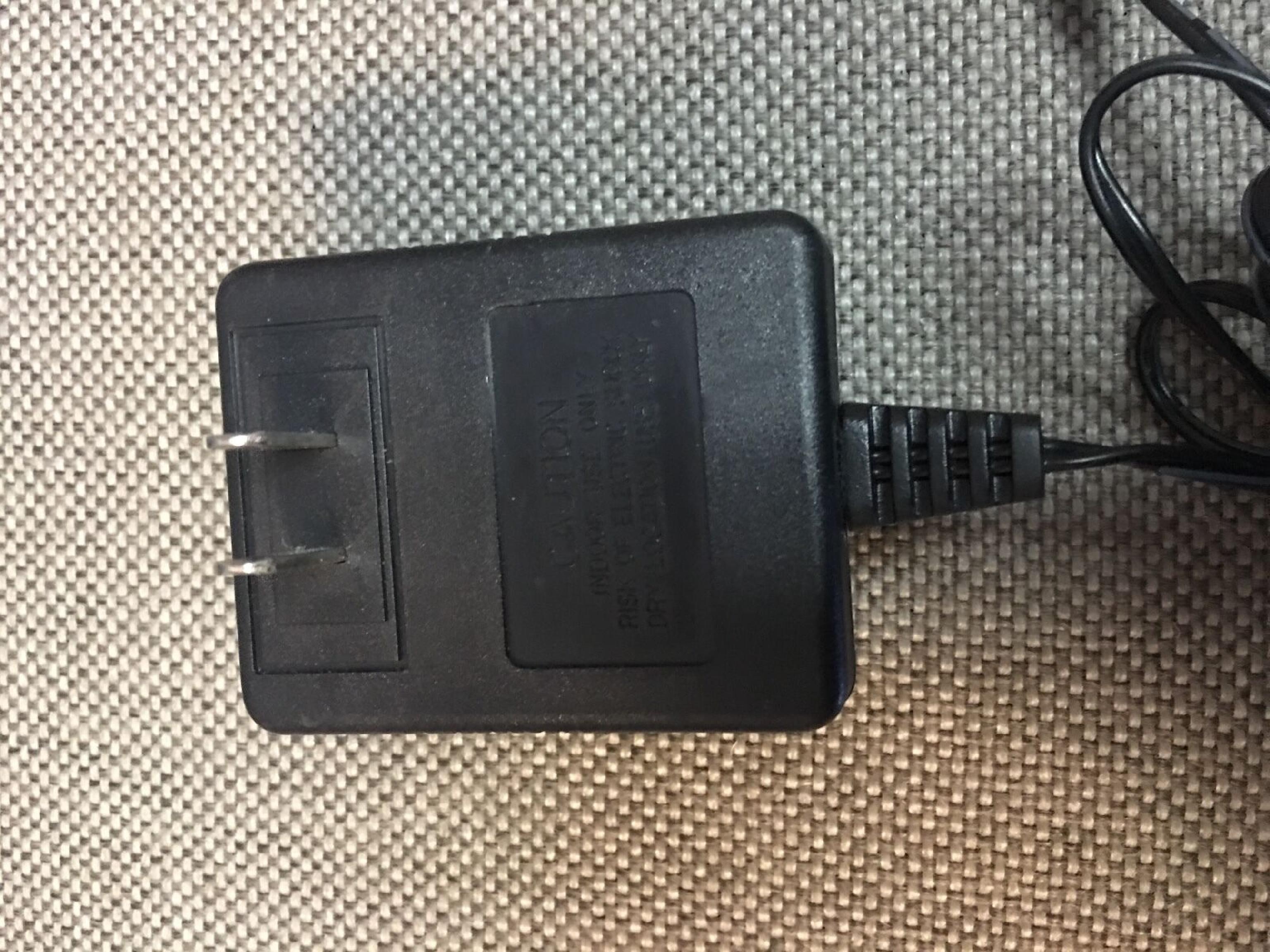 VISIONEER AM-17600 AC ADAPTER 17VDC 600MA, 6FT CABLE WITH BARREL CONNECTOR, OD:5.3MM, ID:2.0MM, WALL STYLE, NEGATIVE POLE OUTSIDE