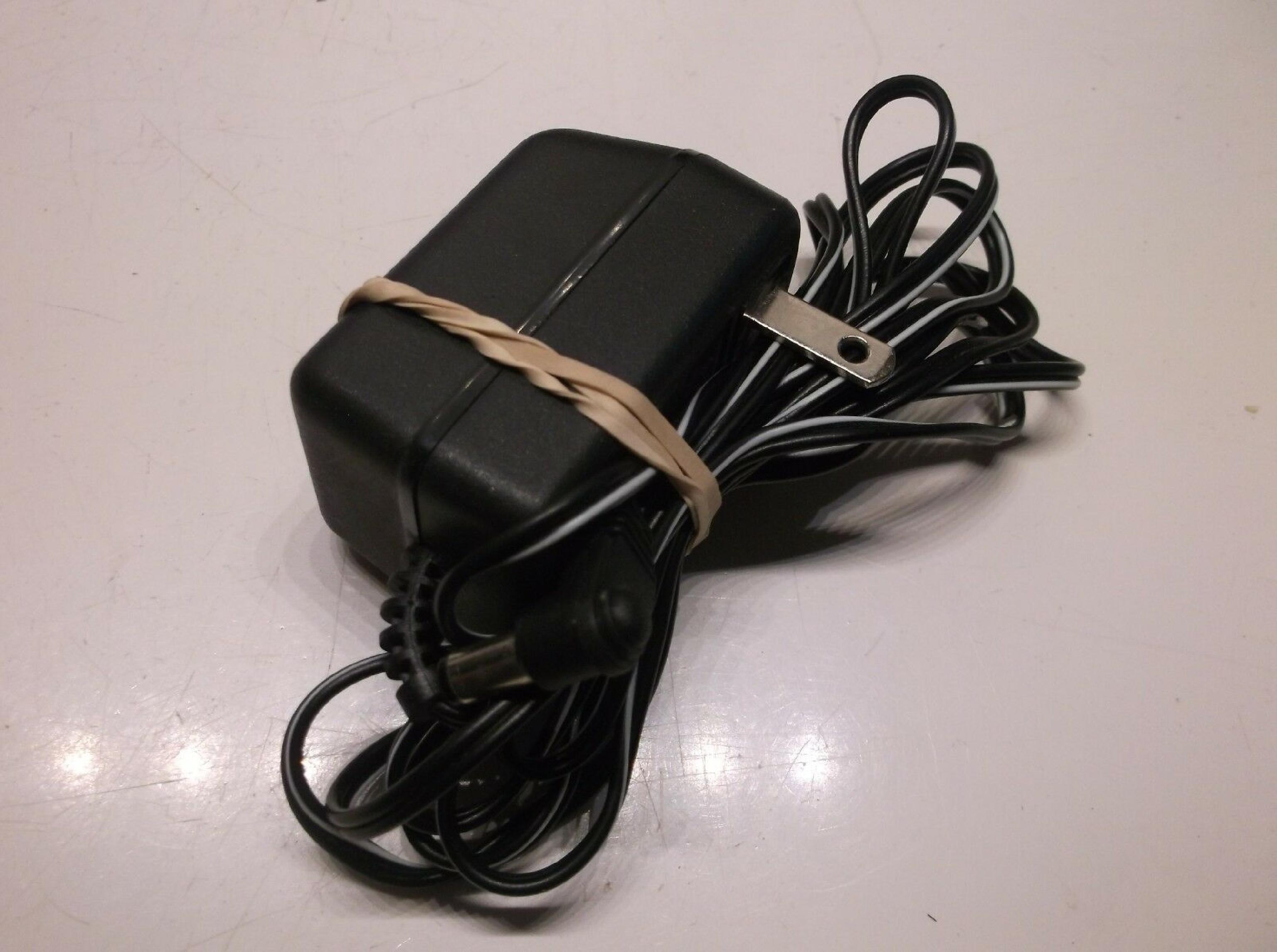 COMPONENT TELEPHONE U090015D12 AC ADAPTER 9VDC 150MA, 6FT CABLE WITH BARREL CONNECTOR, OD:5.5MM, ID:2.0MM, WALL STYLE, NEGATIVE OUTSIDE POLE