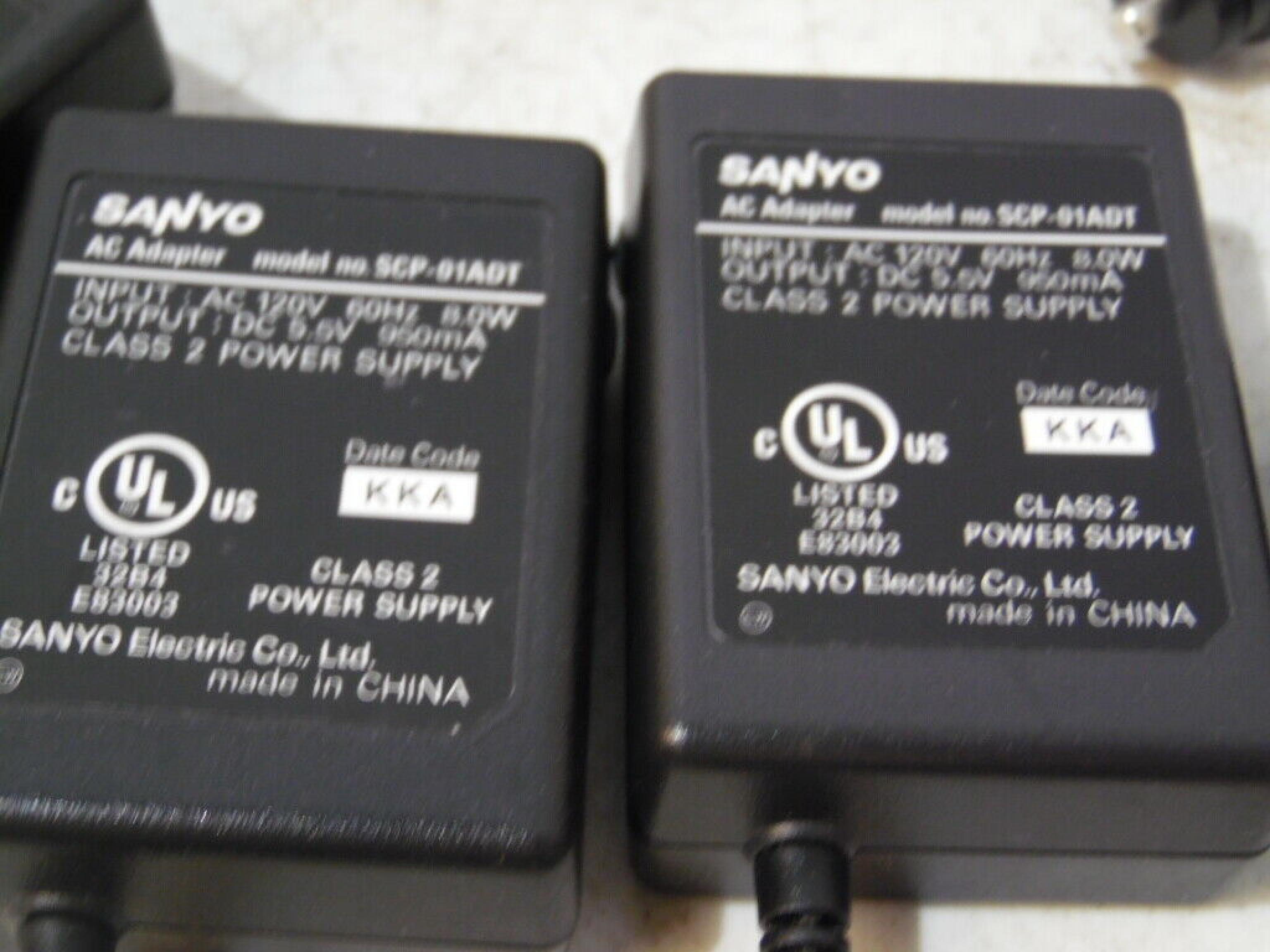 SANYO SCP-01ADT AC ADAPTER 5.5VDC 950MA, 6FT CABLE WITH CONNECTOR, WALL STYLE