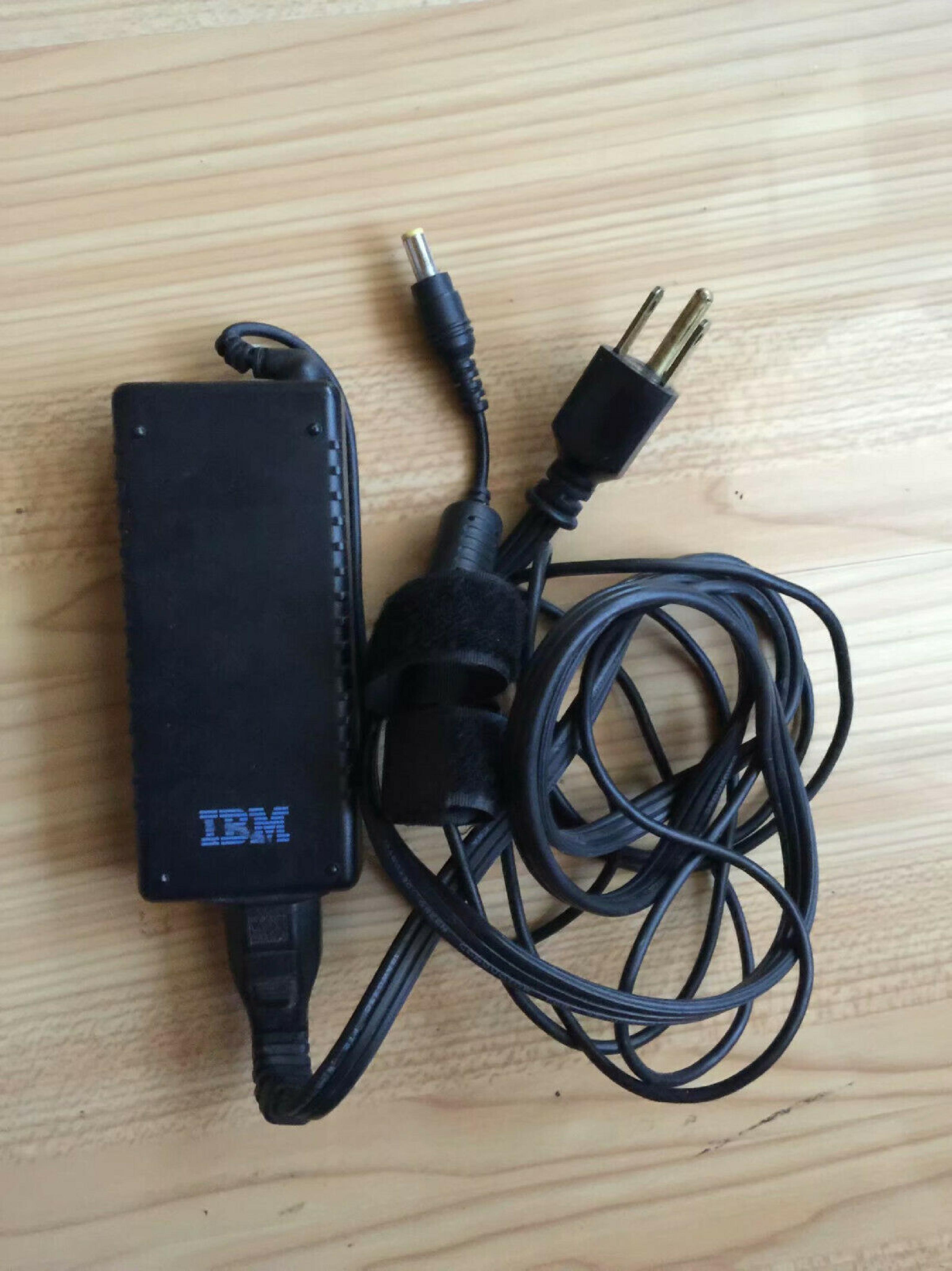 IBM AA20530 16V DC 3.36A AC ADAPTER WITH BARREL CONNECTOR