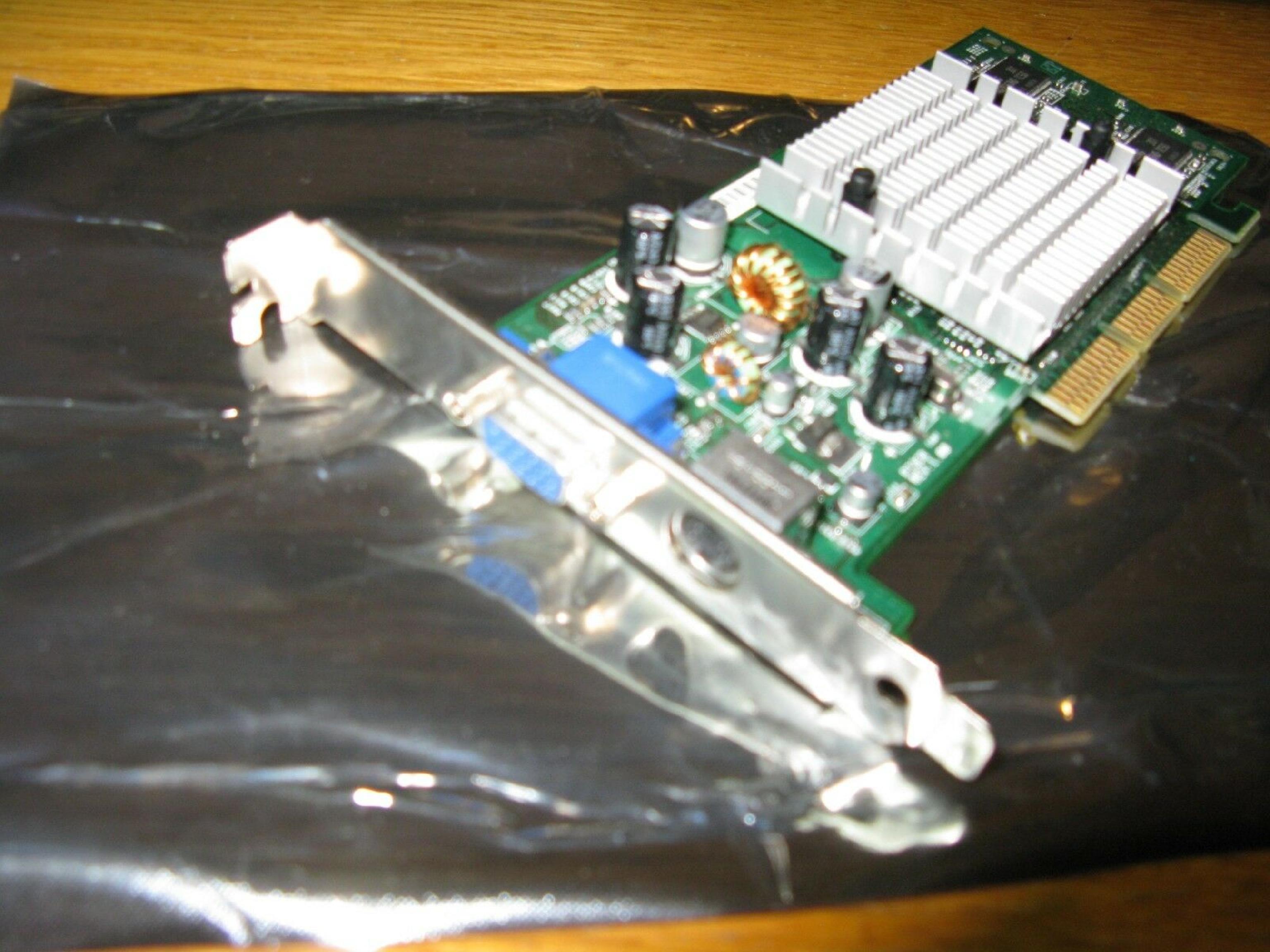 NVIDIA P73CR 64MB AGP VIDEO CARD WITH VGA AND S-VIDEO OUTPUTS