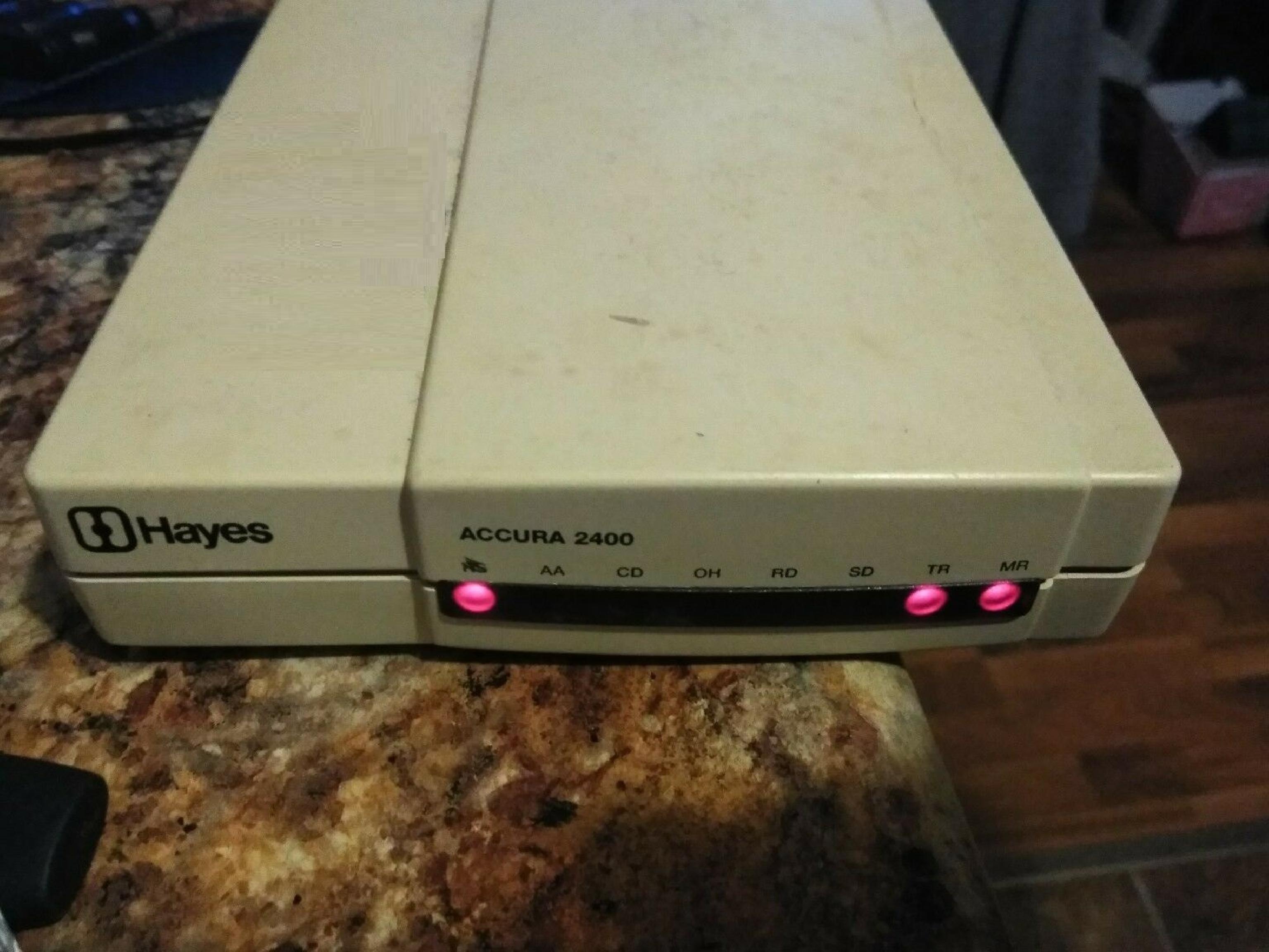 HAYES YA13AM ACCURA 2400 EXTERNAL MODEM