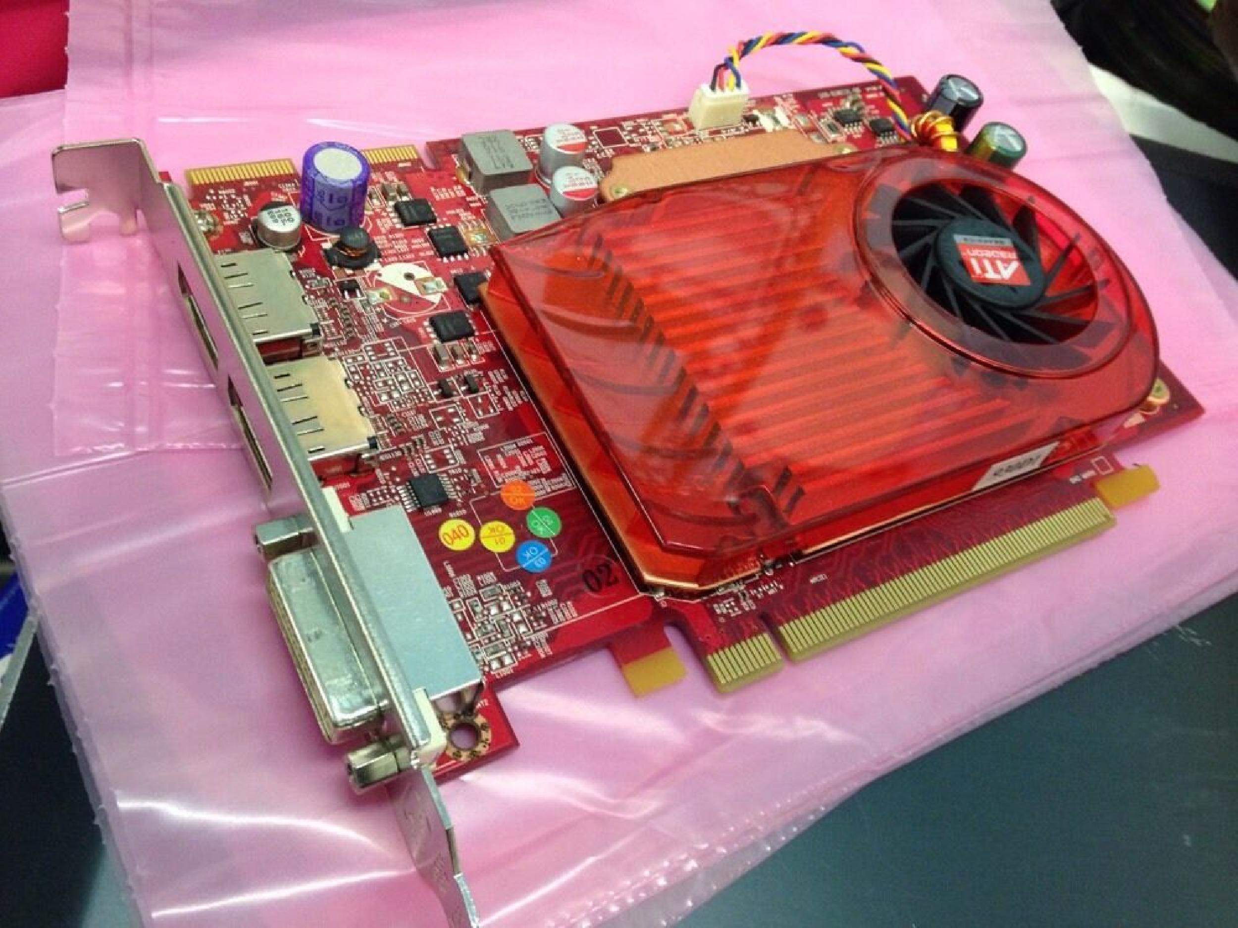 ATI 481421-001 HD 3650 RV635 512MB PCI-E VIDEO CARD WITH DUAL DVI OUTPUTS