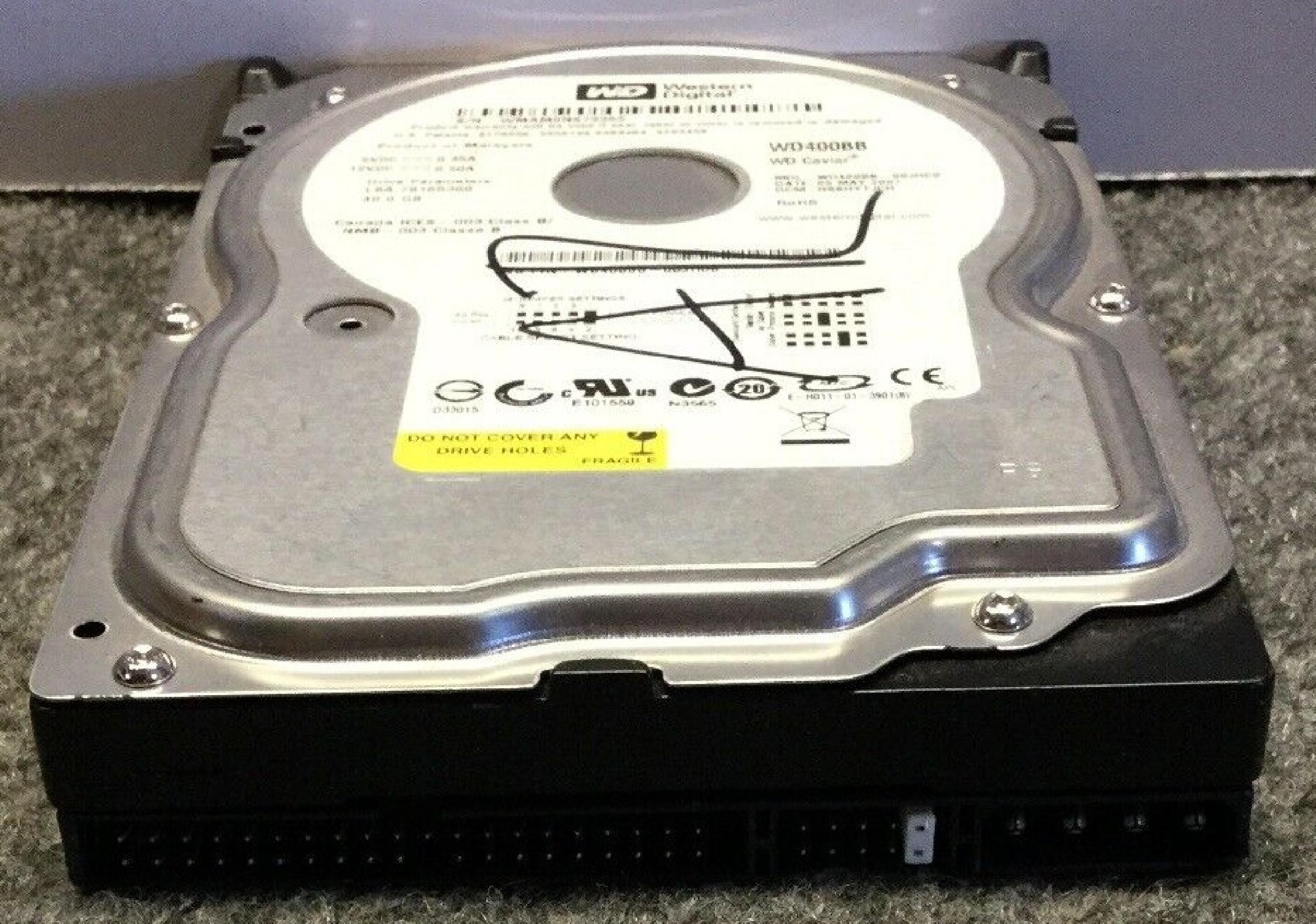 WESTERN DIGITAL / WD WD400BB 40GB IDE HD LBA 78165360 DATE 06 MAY 2006 DCM HSCHCTJAA 78156288 OCT 2007 HSCHNTJCH 07 AUG DSBHNTJAHN 11 DEC HSBHNTJEAN 20 JUL ESCANTJCA 10 MAR HSBHCTJCH REV A00 CAVIAR JUN DSBHCTJEH 25 HSCHNTJAH