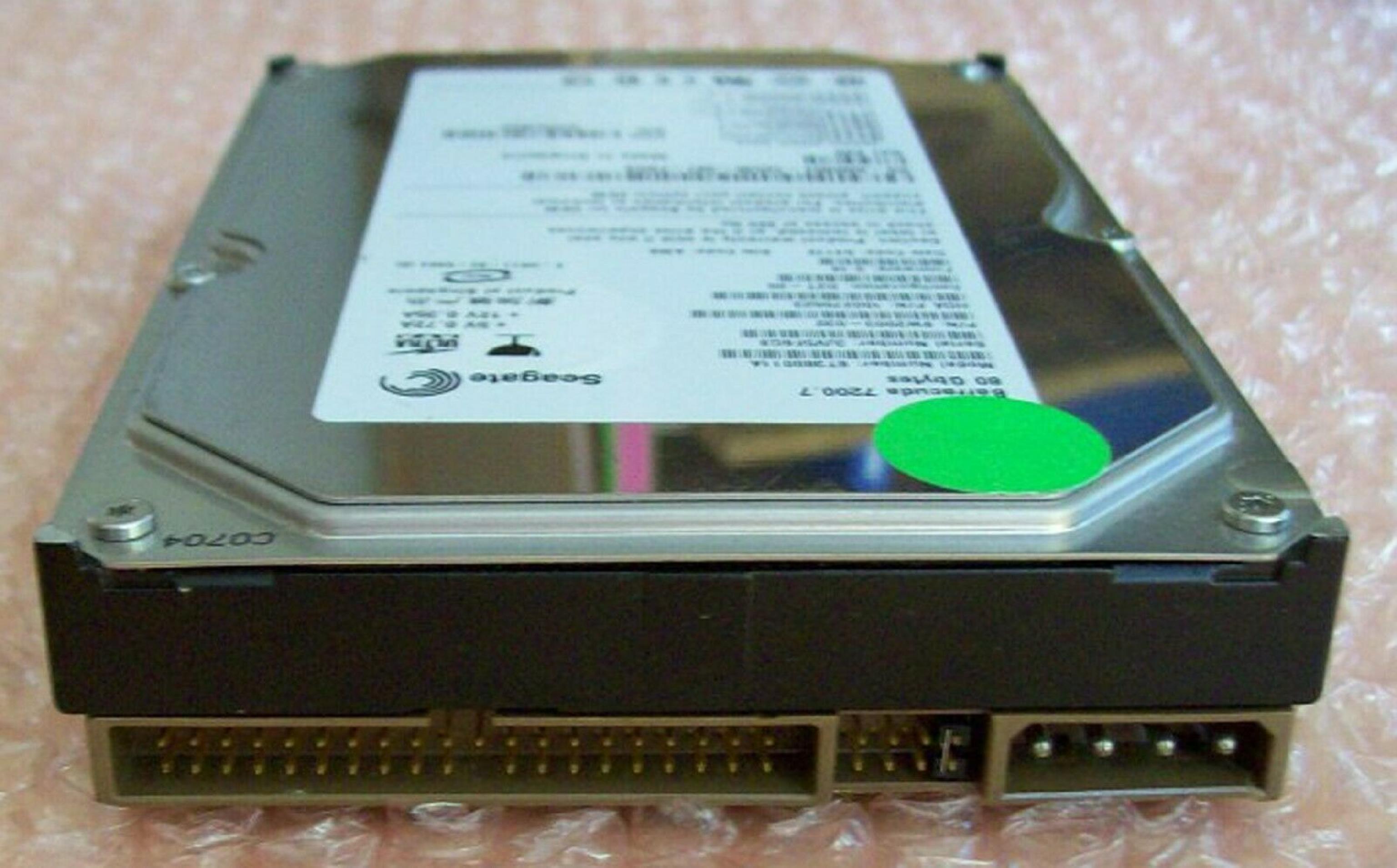 SEAGATE ST380011A 80GB IDE HD CONFIG DZR-06 FIRMWARE 3.10 DATE 04527 SITE WU BARRACUDA D8C-01 8.16 05073 AMK REV A00