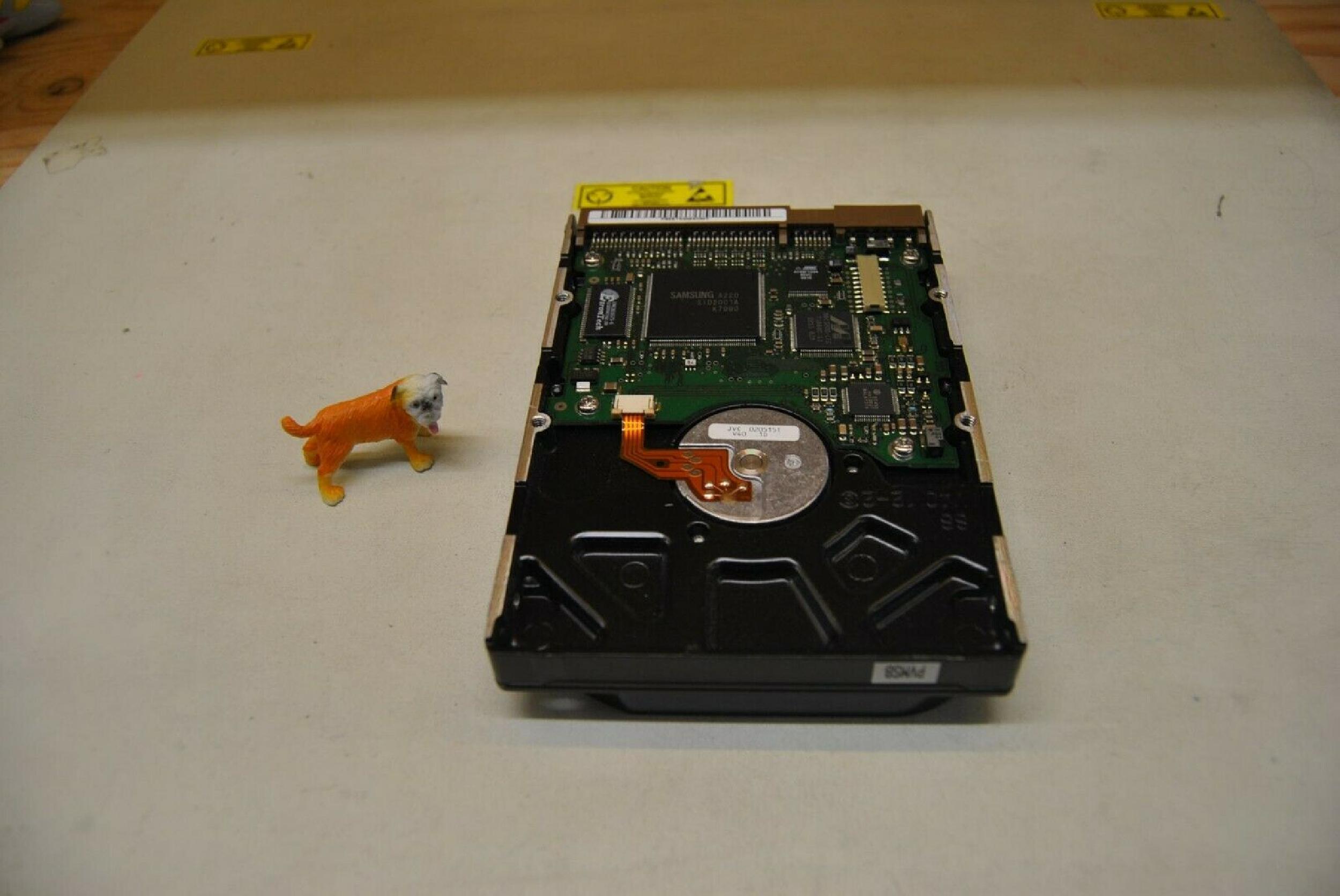 SAMSUNG SV4002H 40GB IDE HD REV A F/W 100-06 DATE 2001.10