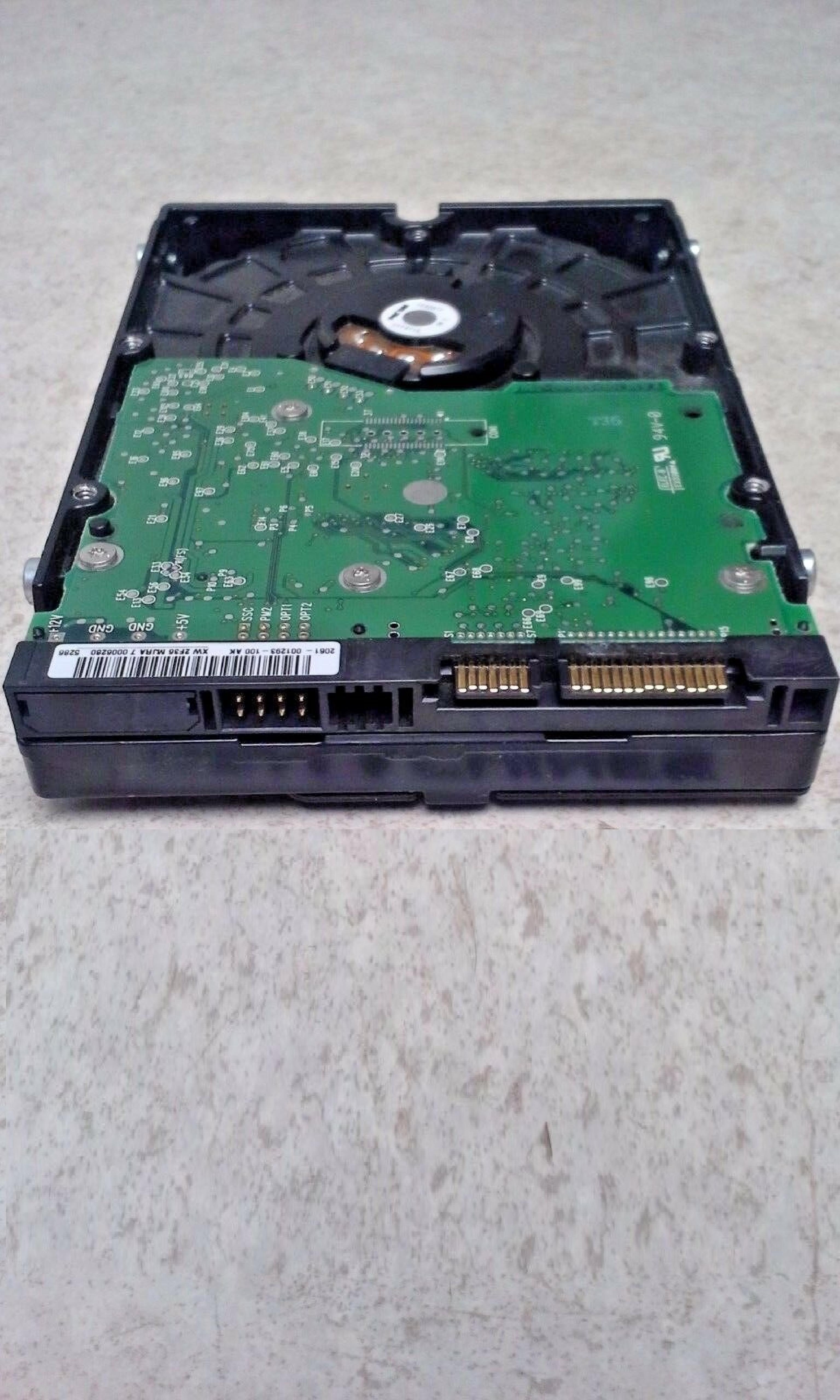 WESTERN DIGITAL / WD WD400BD-75JMA0 40GB SATA HD DATE 08 JAN 2005 DCM HSCHYTJCH REV A00 CAVIAR