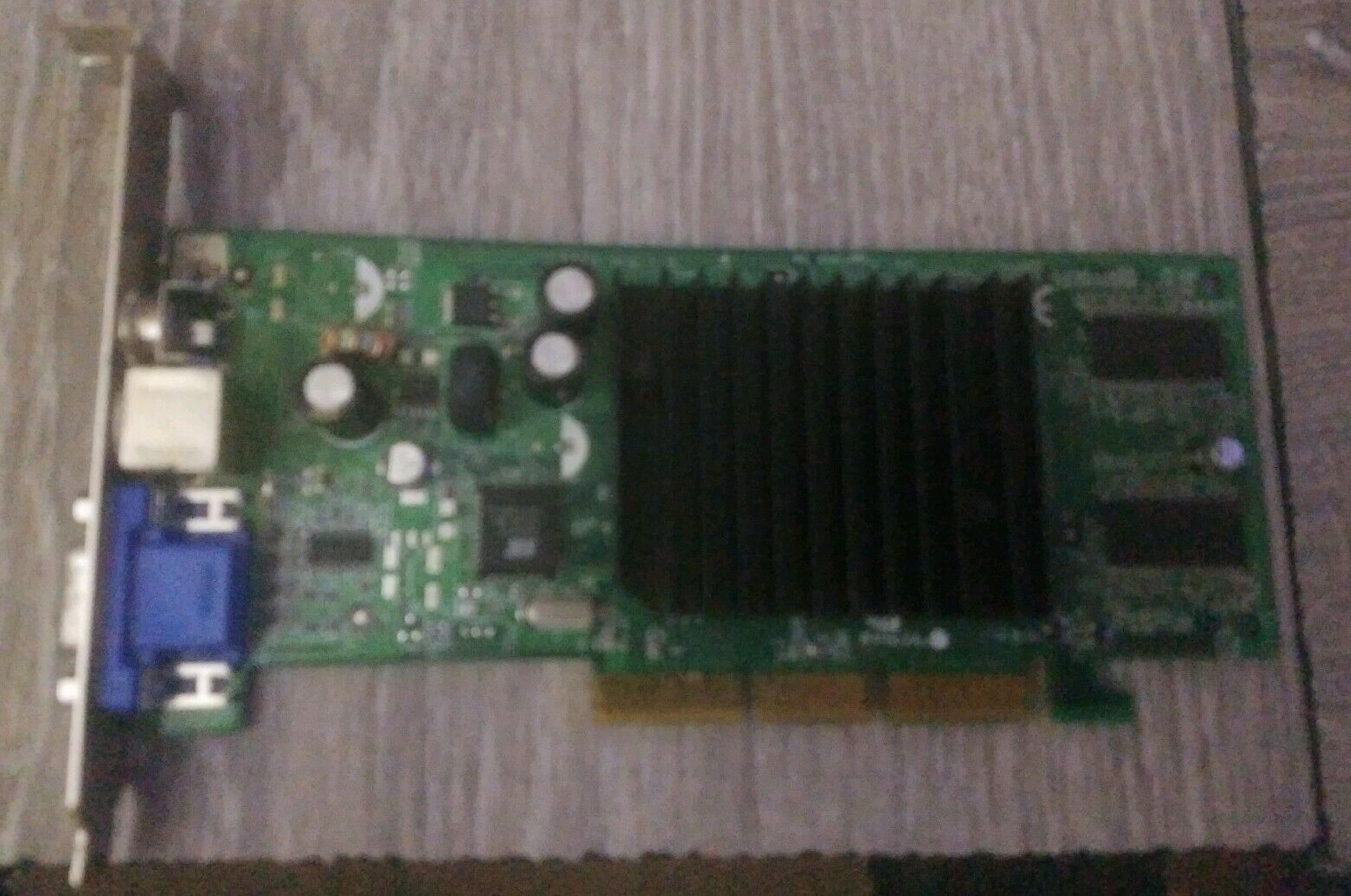 NVIDIA / HEWLETT PACKARD / HP 8917 128MB AGP VIDEO CARD WITH VGA AV AND SVIDEO OUTPUTS MX440-8X 64MB S-VIDEO COMPOSITE OUT