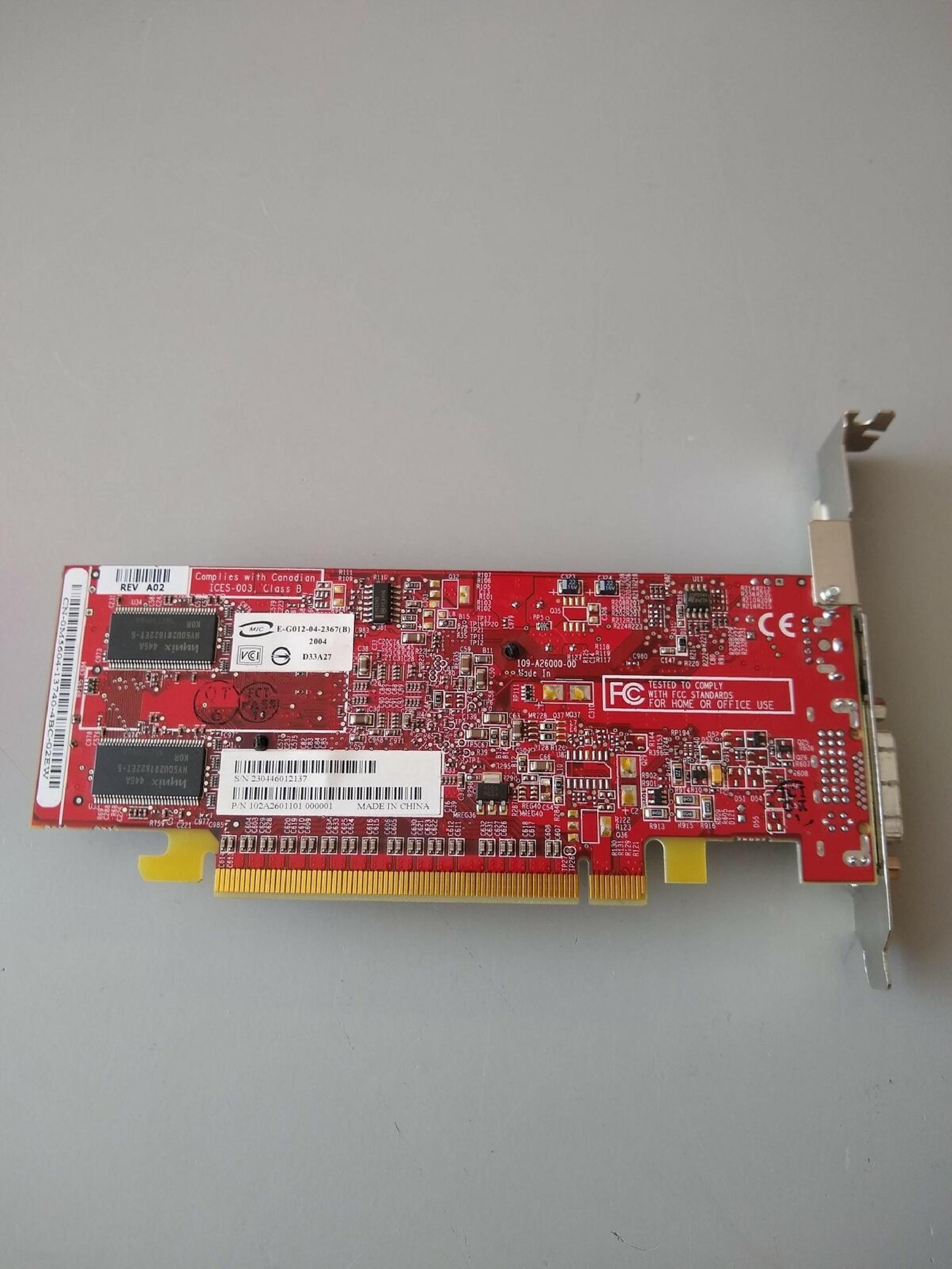 ATI 0M5604 64MB PCI-E VIDEO CARD X300 WITH DVI AND SVIDEO OUTPUTS PCIE RADEON PRO