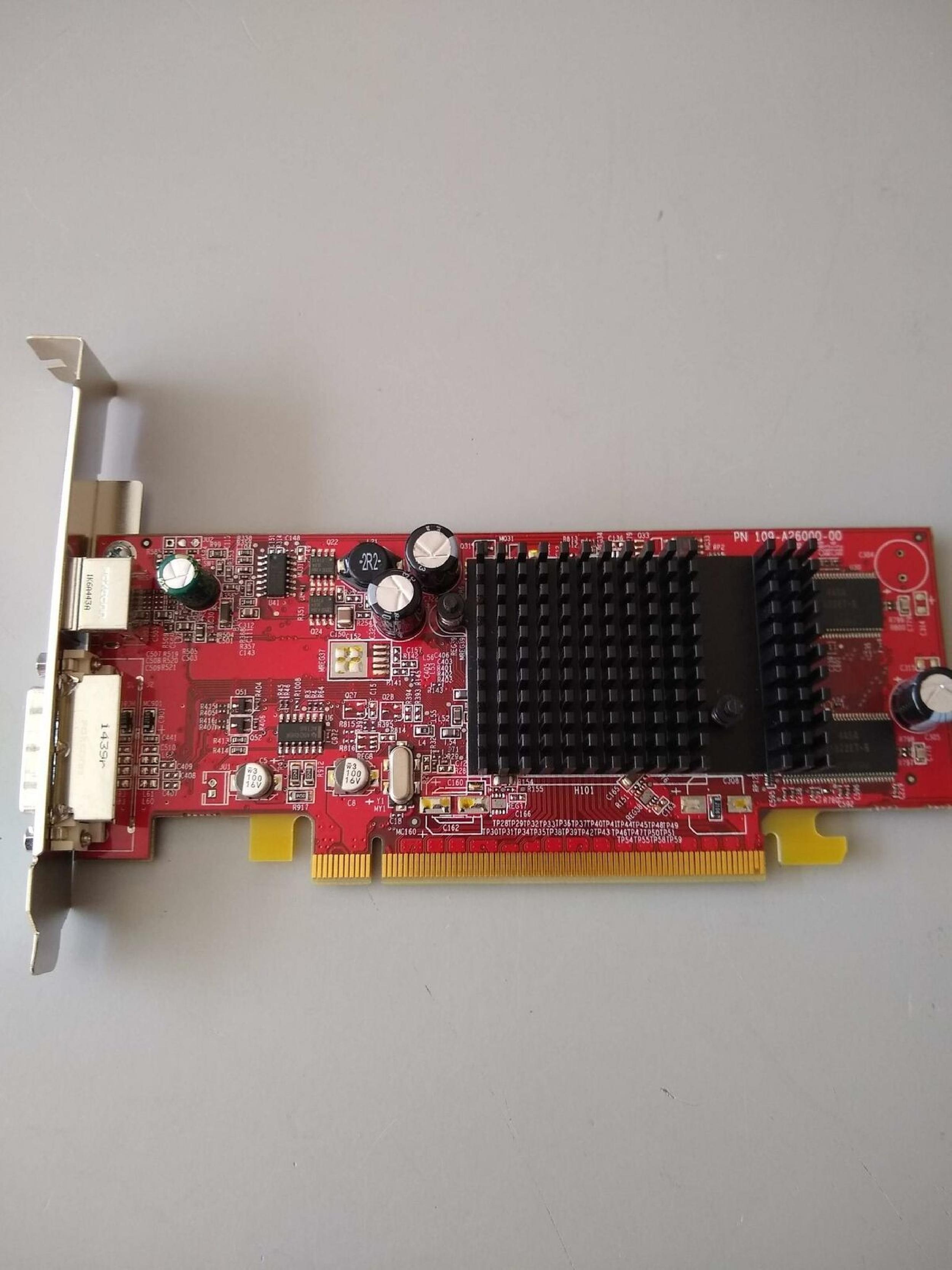 ATI 0M5604 64MB PCI-E VIDEO CARD X300 WITH DVI AND SVIDEO OUTPUTS PCIE RADEON PRO