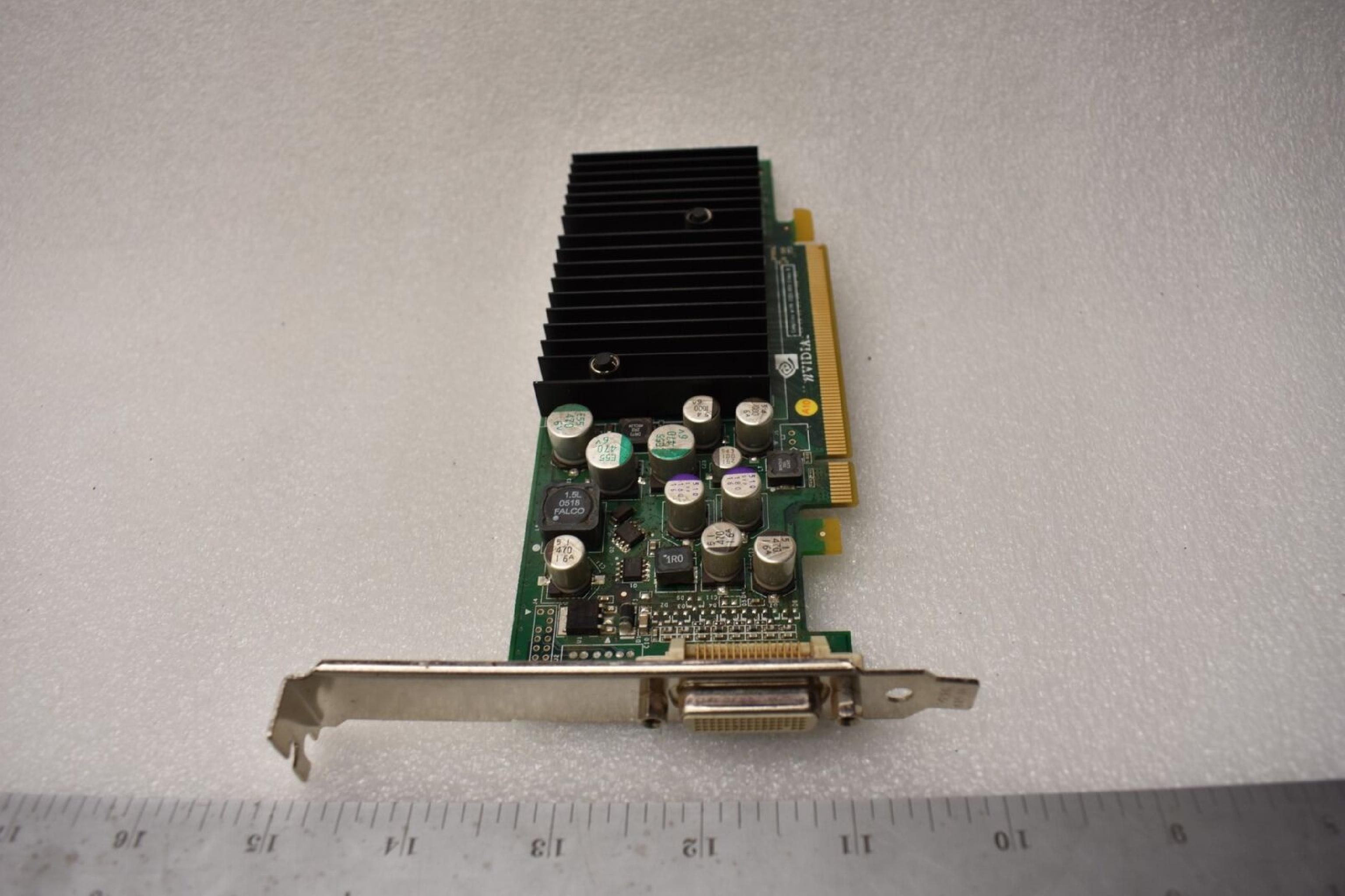 NVIDIA 0X8702 128MB PCI-E VIDEO CARD WITH DMS-59 OUTPUT