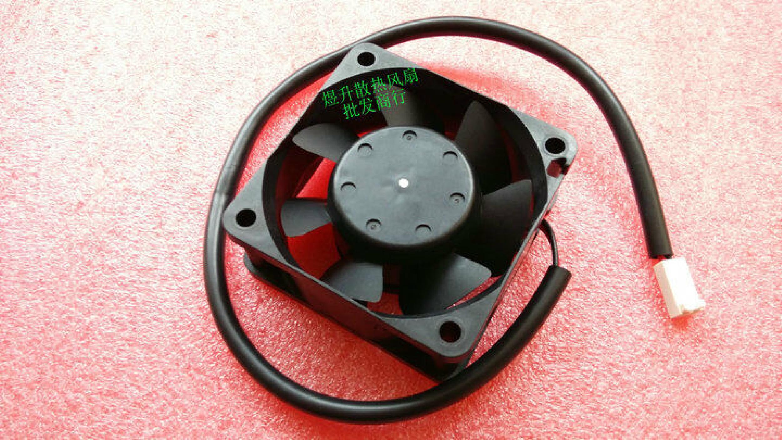 NIDEC M34605-55 12VDC 0.58A 7 BLADE FAN 3 WIRES 3 PIN STANDARD FAN CONNECTOR