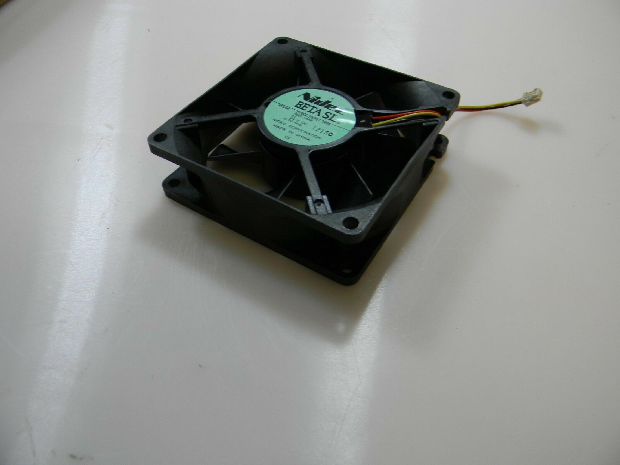 NIDEC BETA SL 12VDC 0.43A 11 BLADE FAN 70MM X 70MM X 15MM 3 WIRES 3 PIN STANDARD FAN CONNECTOR BETA SL