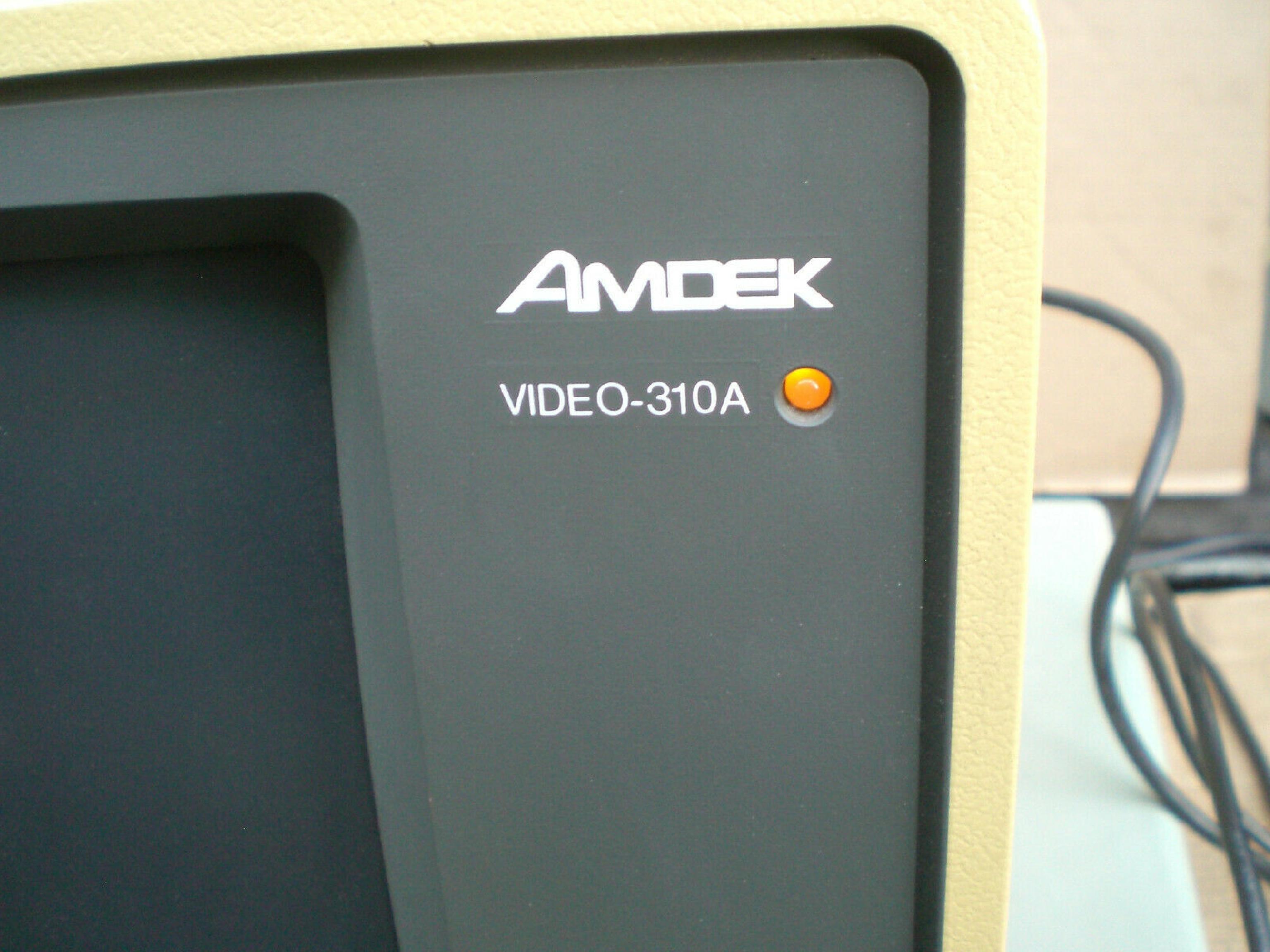 AMDEK VIDEO-310A MONO MONITOR