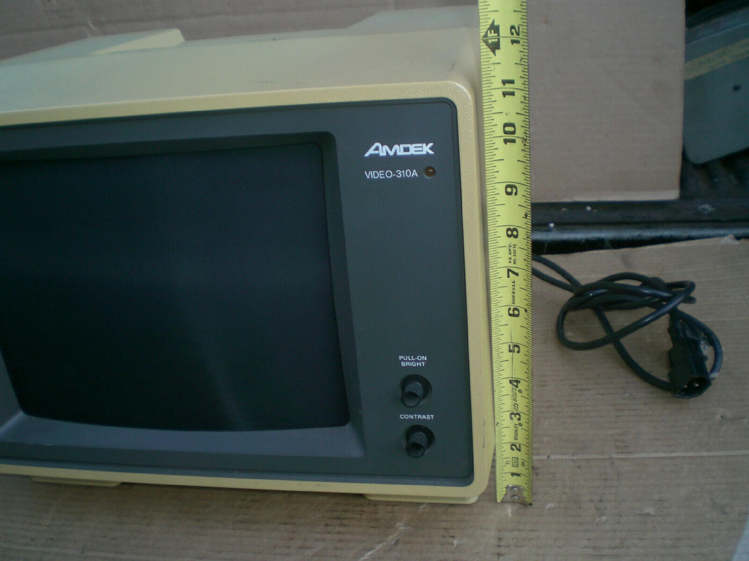 AMDEK VIDEO-310A MONO MONITOR