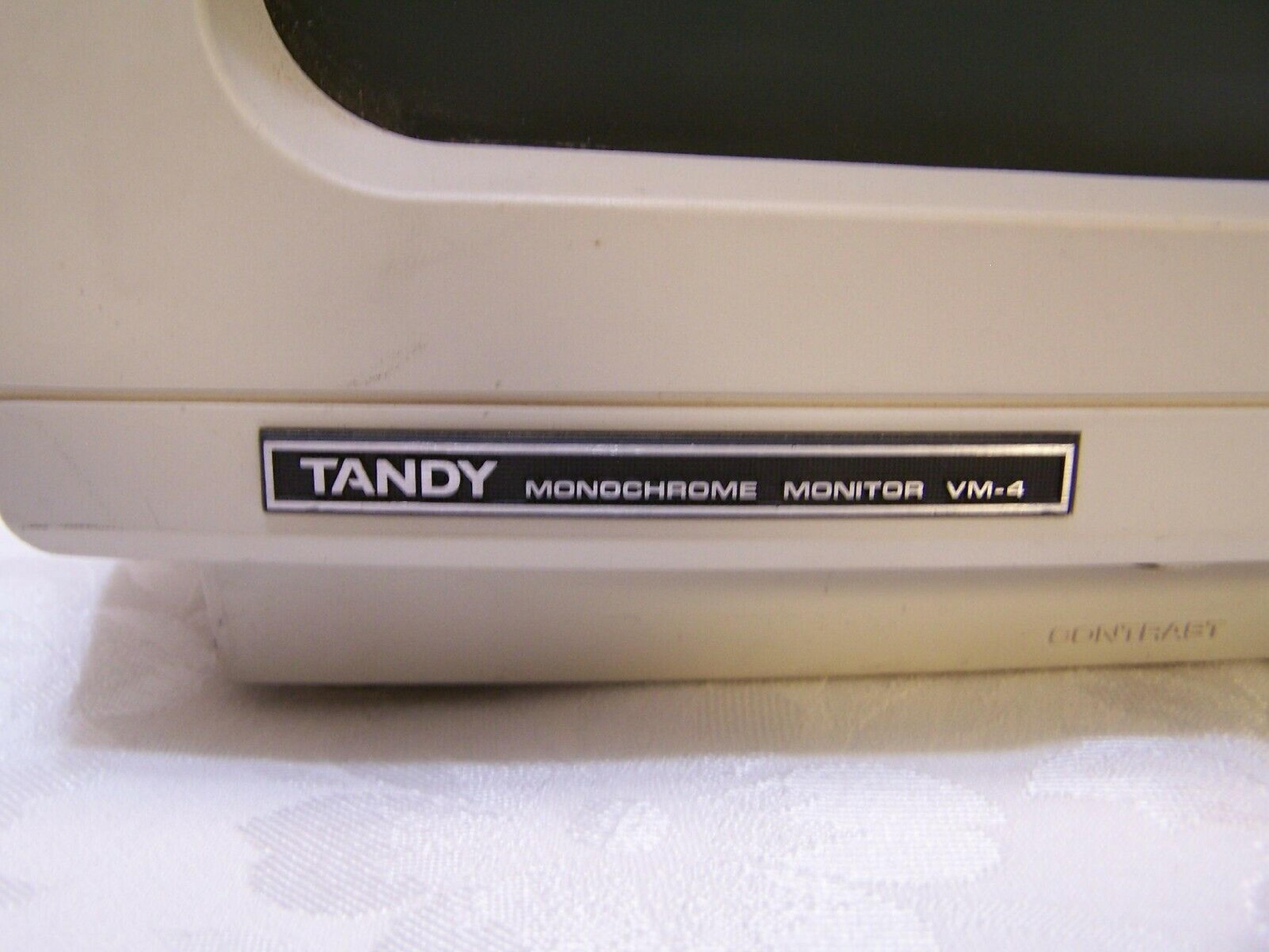 TANDY VM-4 MONO MONITOR