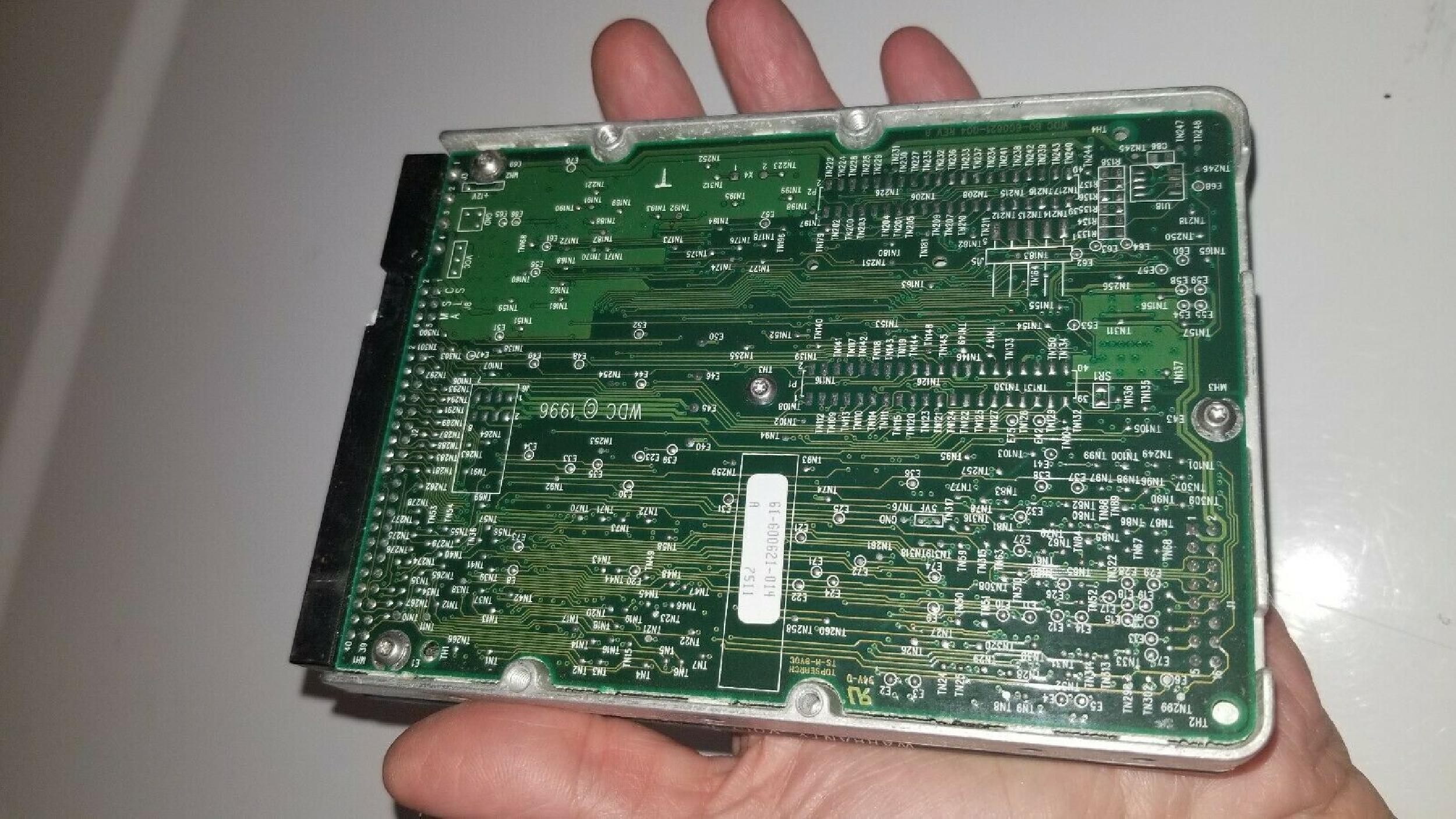 WESTERN DIGITAL / WD 33100 3.1GB 3.5INCH IDE HARD DRIVE H3 1 JAN 97 DCM CLBBDVG