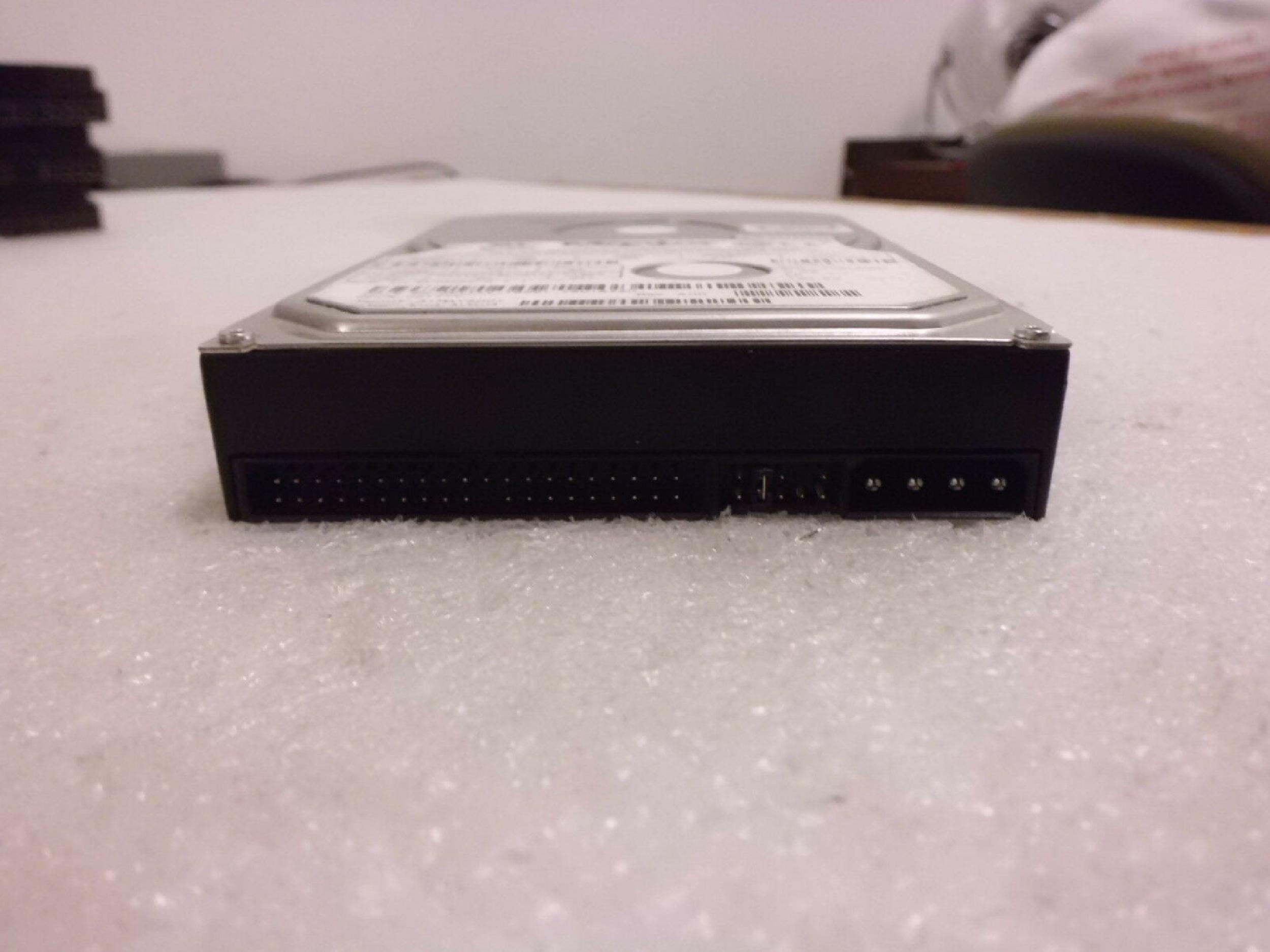 DELL 061TTY MAXTOR 3.5 INCH HARD DRIVE HAD:22A PCBA:05A UNIQUE:52C CODE:TAH71DP0 DATE:26JUN2001 C,H,C,B