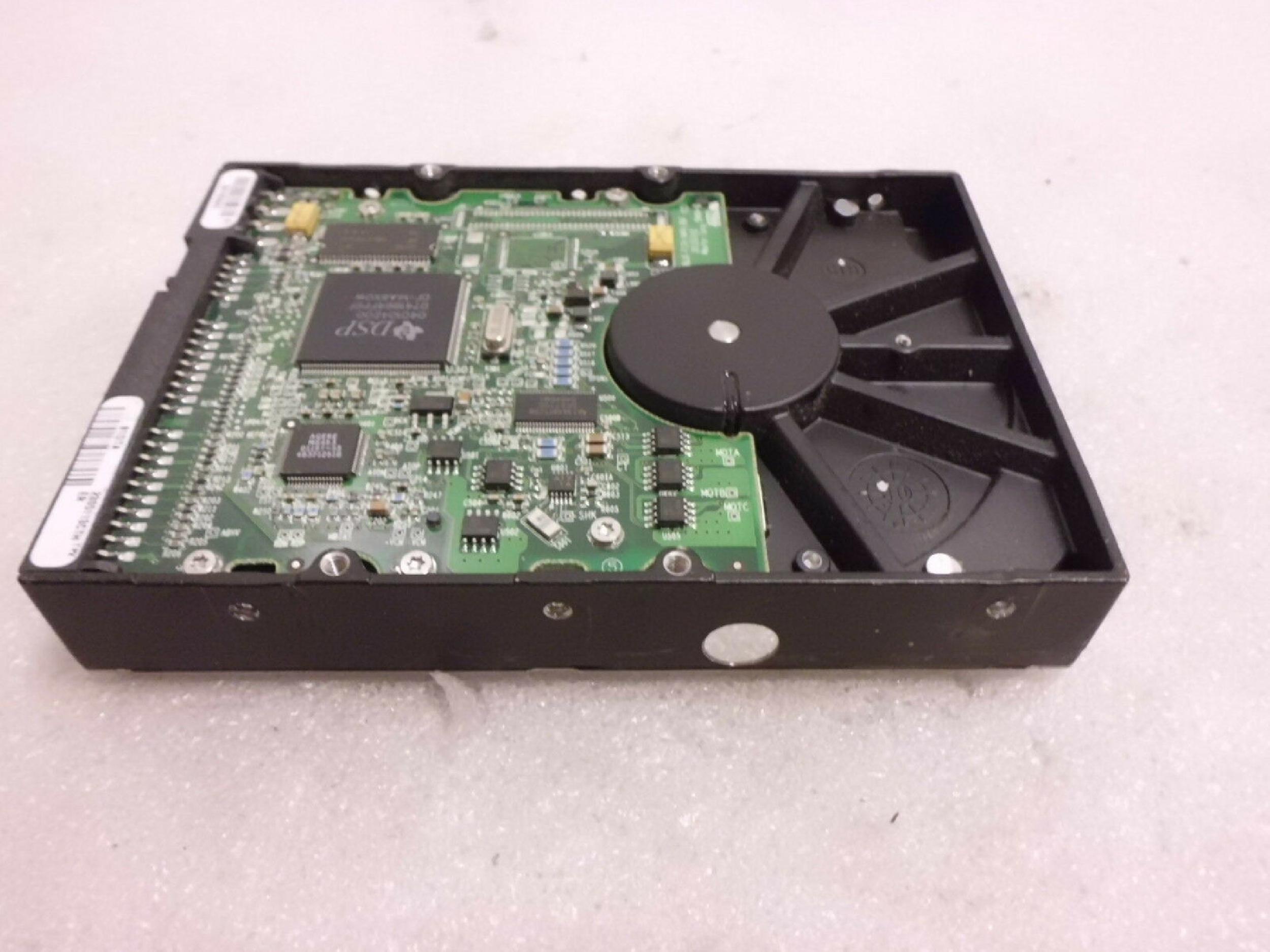 DELL 061TTY MAXTOR 3.5 INCH HARD DRIVE HAD:22A PCBA:05A UNIQUE:52C CODE:TAH71DP0 DATE:26JUN2001 C,H,C,B