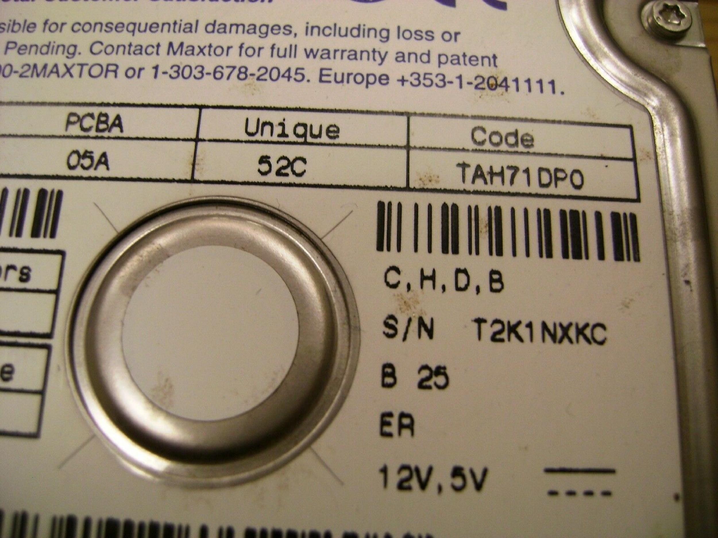 DELL 061TTY MAXTOR 3.5 INCH HARD DRIVE HAD:22A PCBA:05A UNIQUE:52C CODE:TAH71DP0 DATE:26JUN2001 C,H,C,B