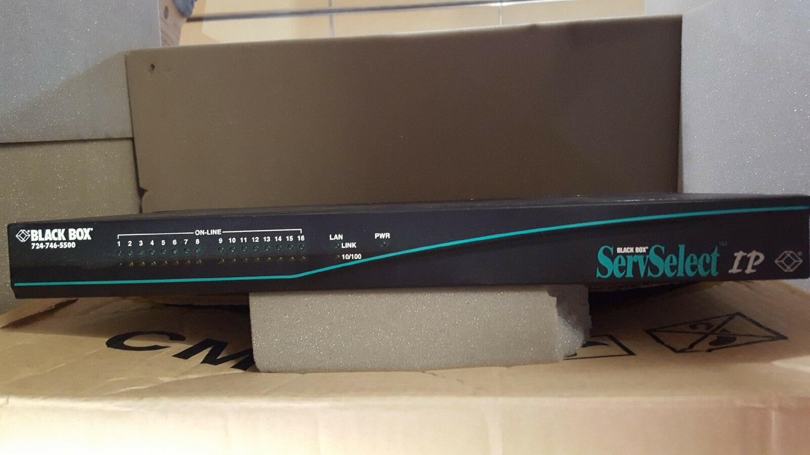 BLACK BOX SERVSELECT SERVSELECT 8PORT KVM