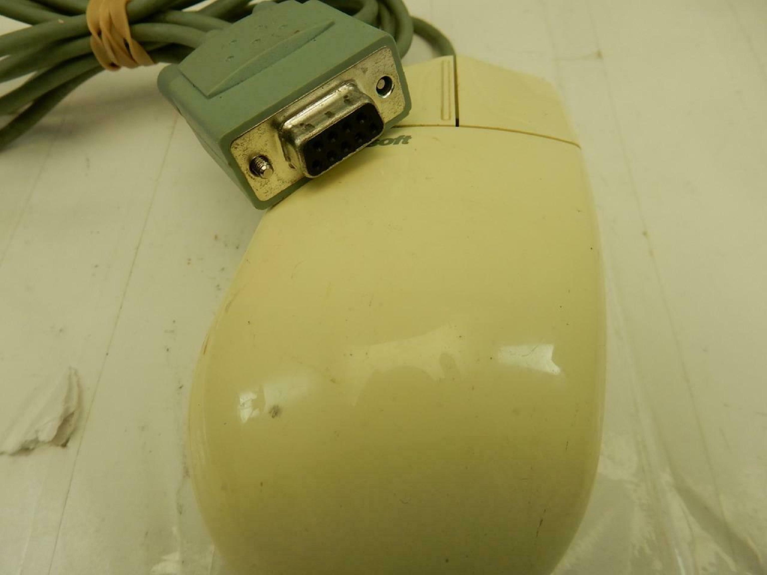 MICROSOFT 37964 SERIAL MOUSE