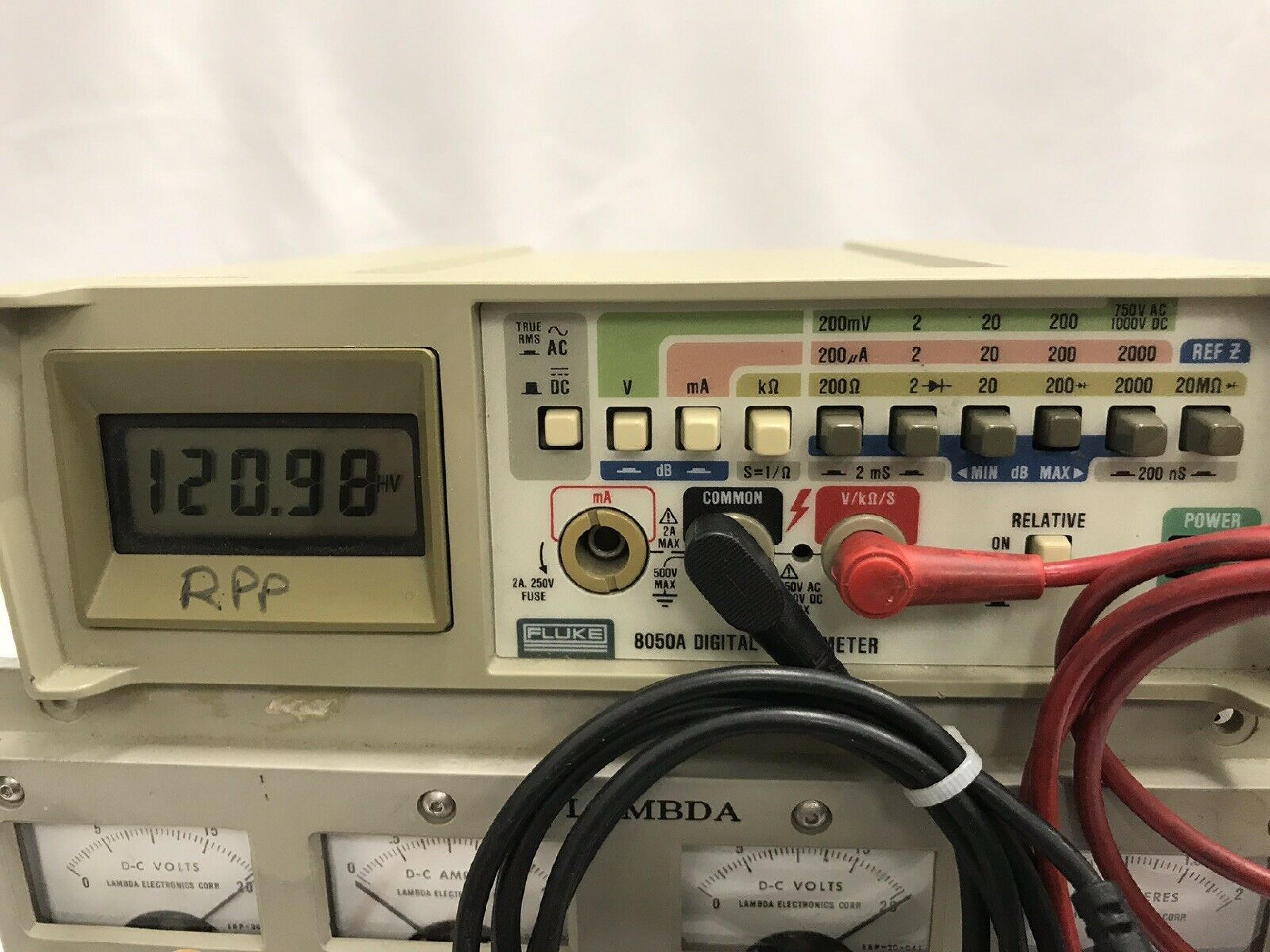 FLUKE FLUKE 8050A DIGITAL MULTIMETER OPERATOR'S GUIDE VOLT AND OHM METER