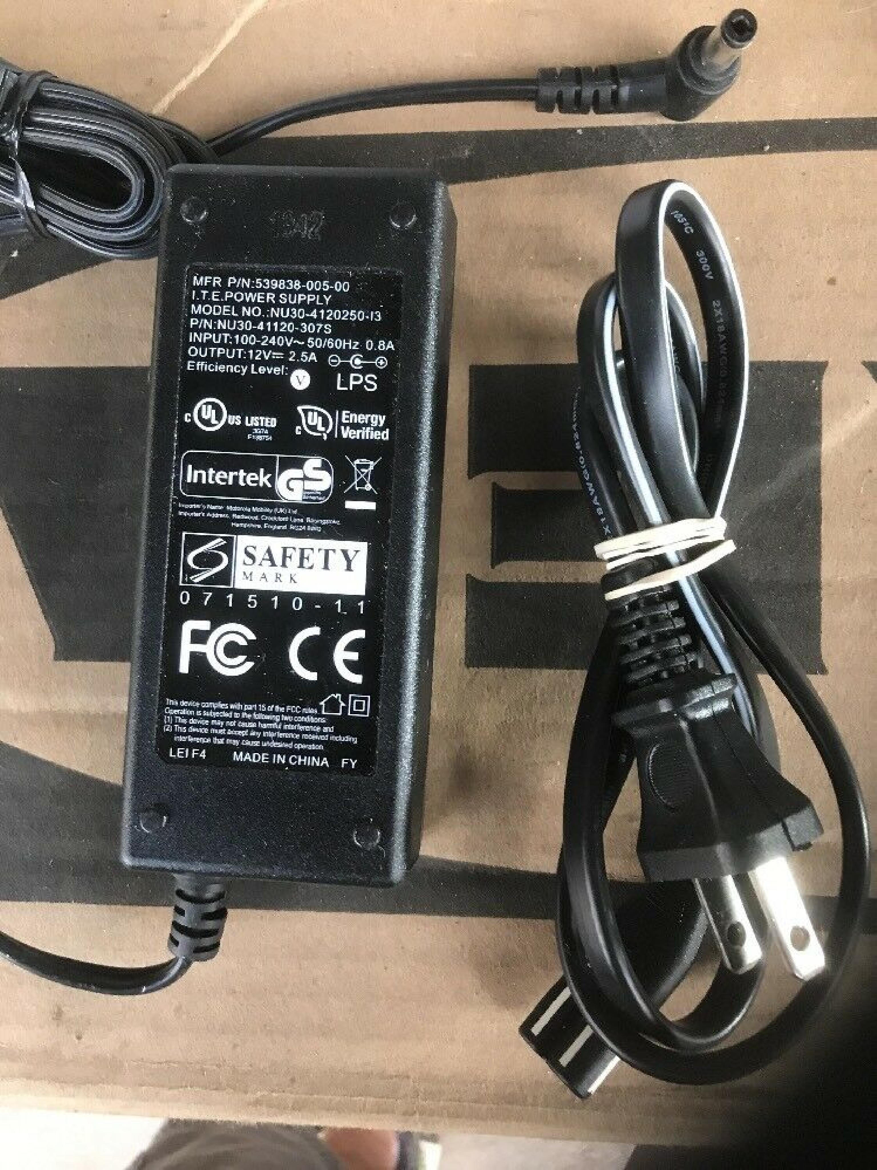 MOTOROLA NU30-4120250-13 POWER SUPPLY 12V 2.5A