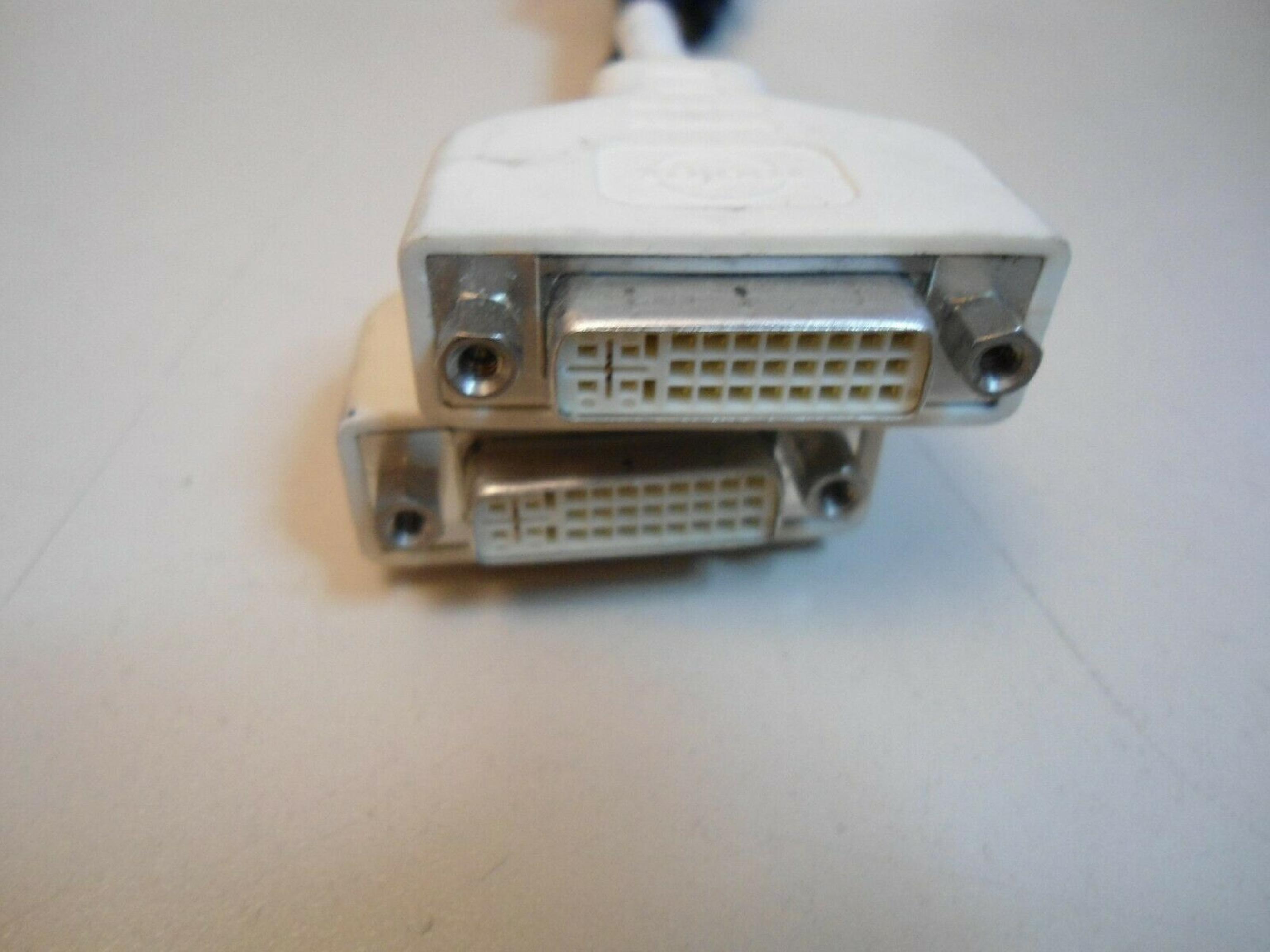 MOLEX 68573-0004 DMS-59 TO DUAL DVI-I SPLITTER/ADAPTER