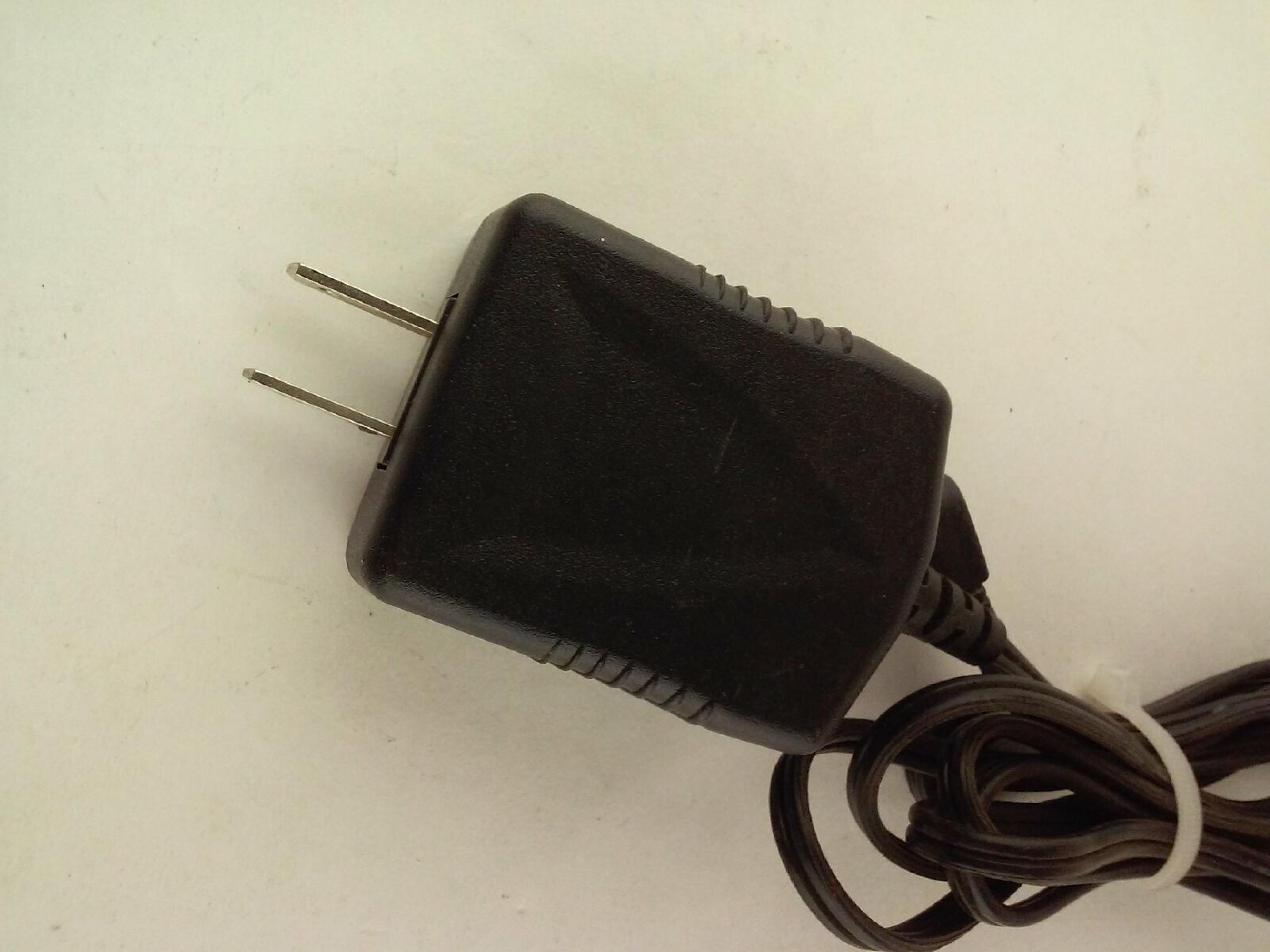 D-LINK SYSTEMS JTA0302A AC ADAPTER 5V 2A OD:5.5MM ID:2.31MM BARREL CONNECTOR WITH POSITIVE TIP