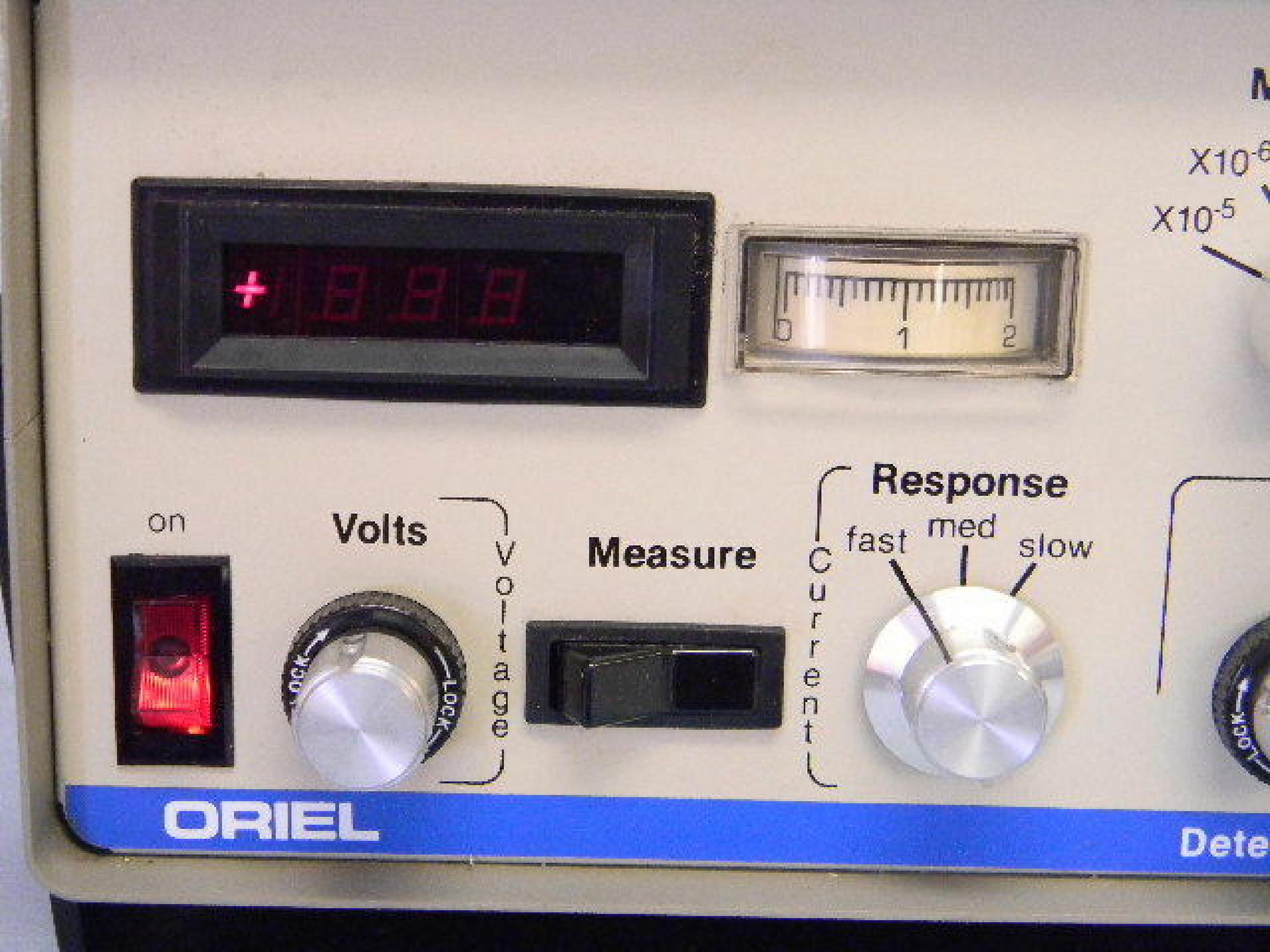 ORIEL CORPORATION 7070 DETECTION SYSTEM MODEL 7070 MFD: DEC 1988, SERIAL NO 673