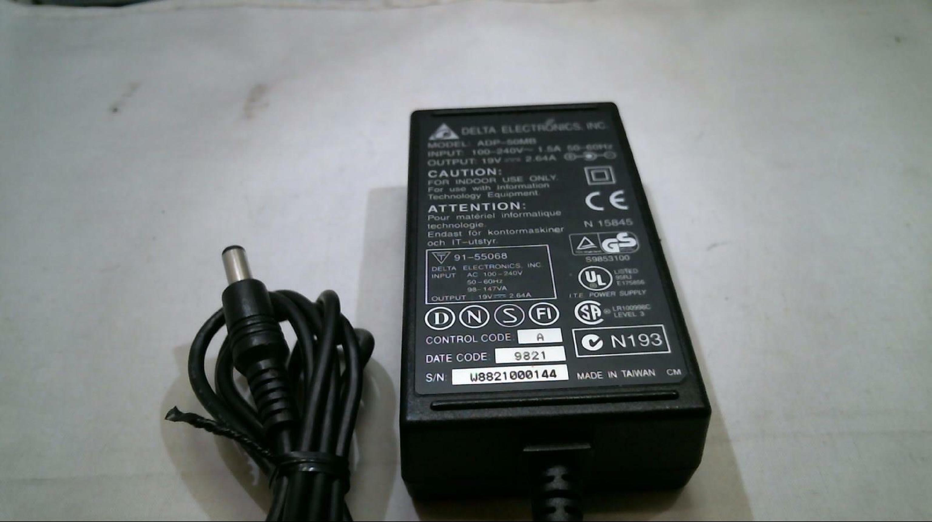 DELTA ELECTRONICS 91-55068 AC ADAPTER 19V 2.4A BARREL CONNECTOR ID:2.5MM OD:5.5MM PULLED FROM INNVOVA BOOK 360CD