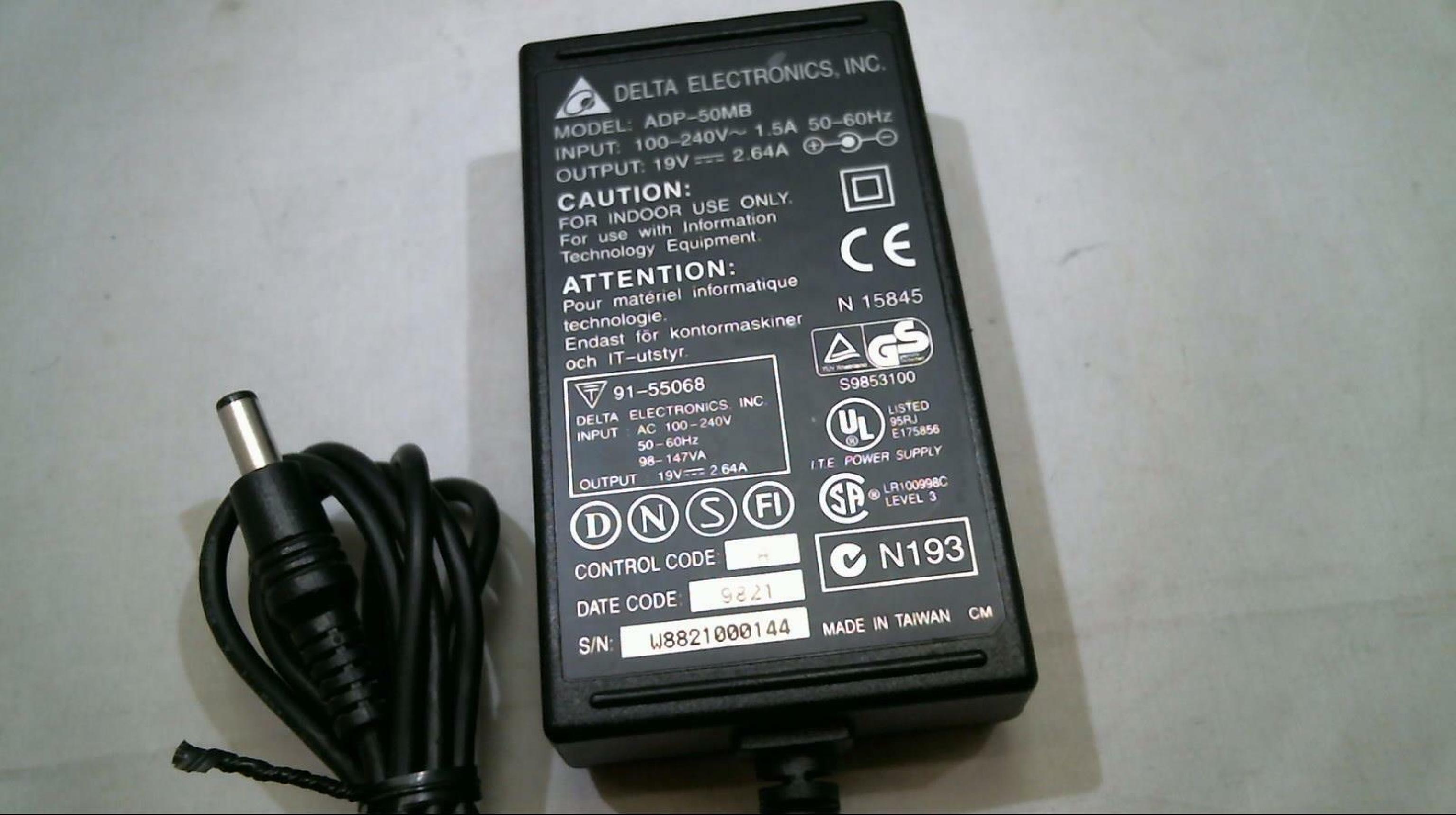 DELTA ELECTRONICS 91-55068 AC ADAPTER 19V 2.4A BARREL CONNECTOR ID:2.5MM OD:5.5MM PULLED FROM INNVOVA BOOK 360CD