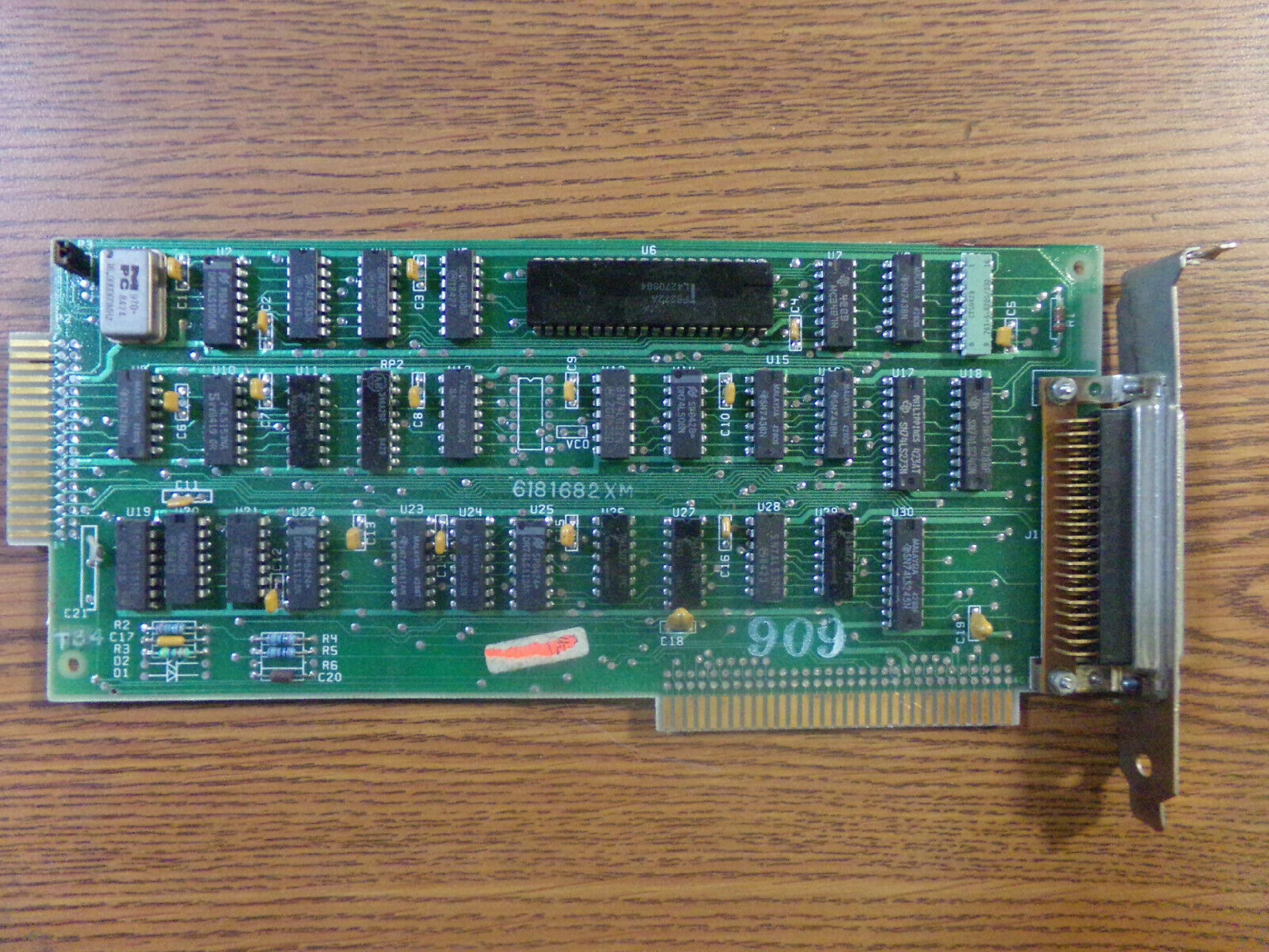 IBM 6181682XM 8BIT ISA FLOPPY CONTROLLER WITH DB37 EXTERNAL PORT AND 34PIN CARDEDGE INTERNAL PORT