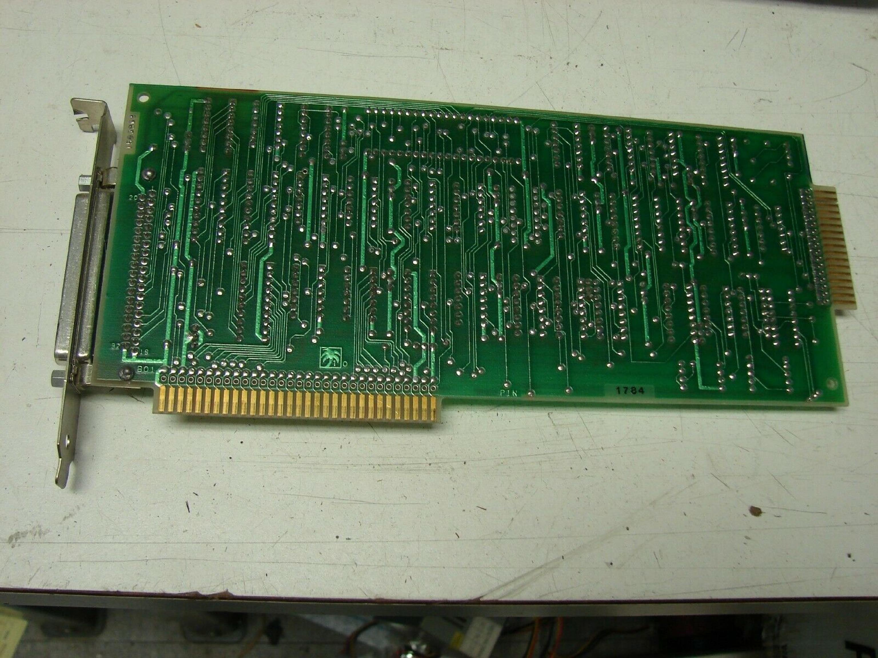 IBM 6181682XM 8BIT ISA FLOPPY CONTROLLER WITH DB37 EXTERNAL PORT AND 34PIN CARDEDGE INTERNAL PORT