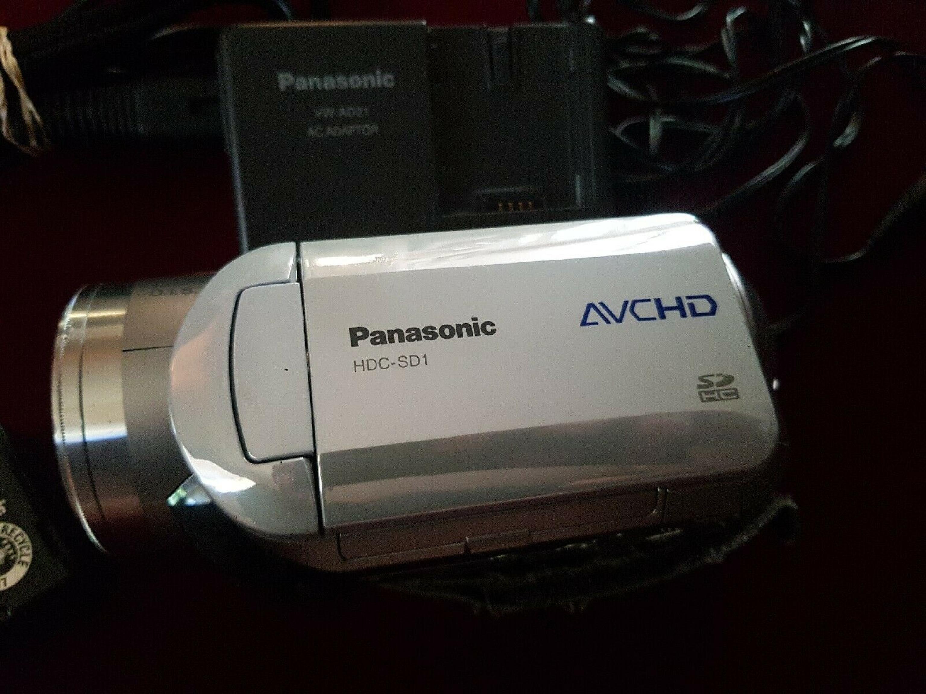 PANASONIC HDC-SD1 HIGH DEFINITION VIDEO CAMERA BOX MANUALS ACCESSORIES BODY ONLY