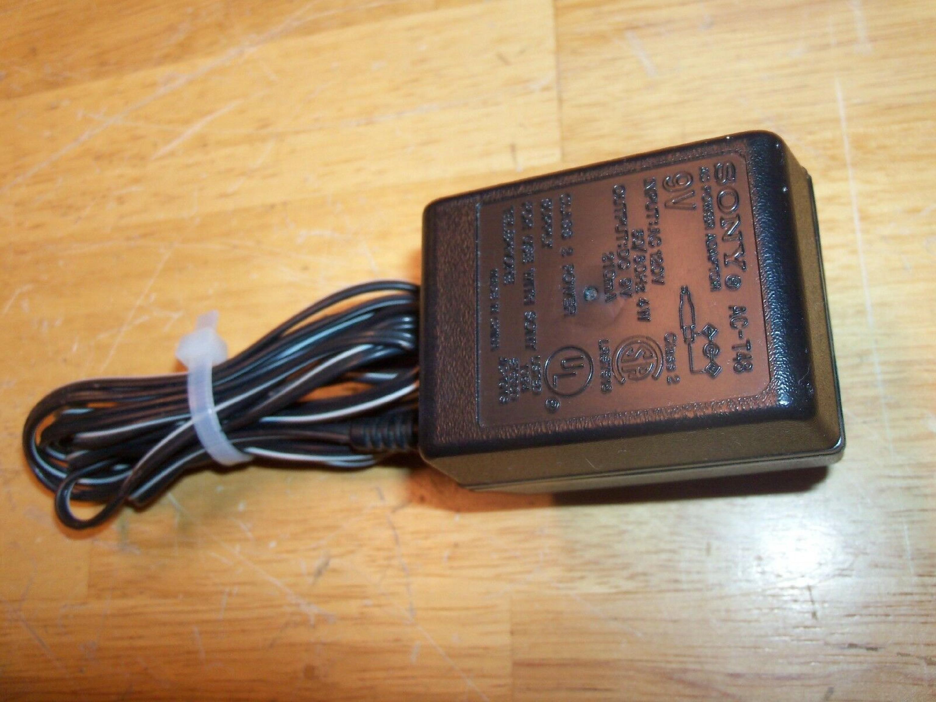 SONY AC-T48 AC ADAPTER 9VDC 210MA OD:4.7MM ID:1.7MM BARREL CONNECTOR, POSITIVE TIP