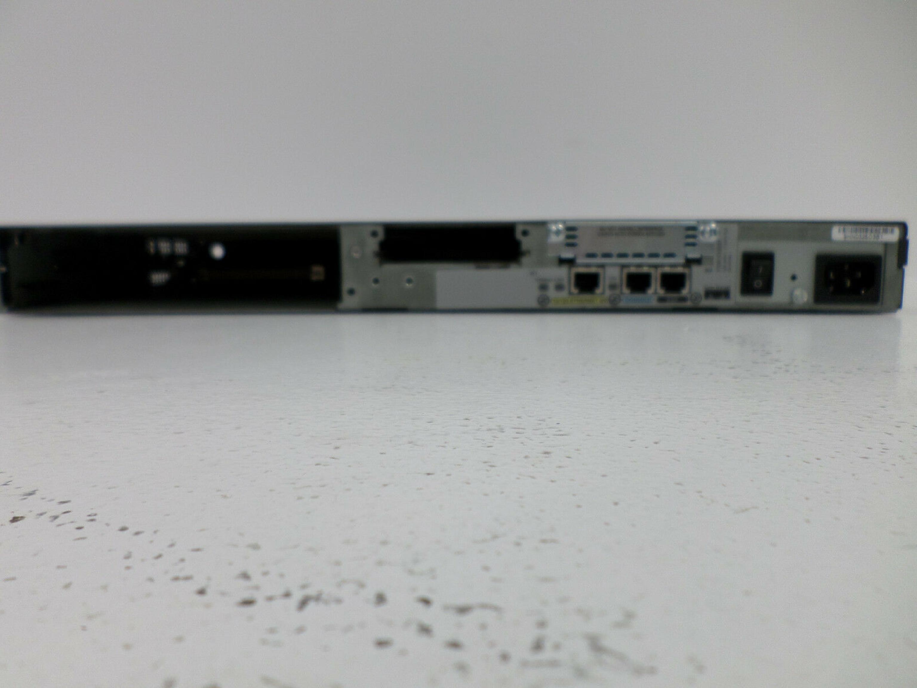 CISCO SYSTEMS 47-5657-01 2610 SERIES ROUTER