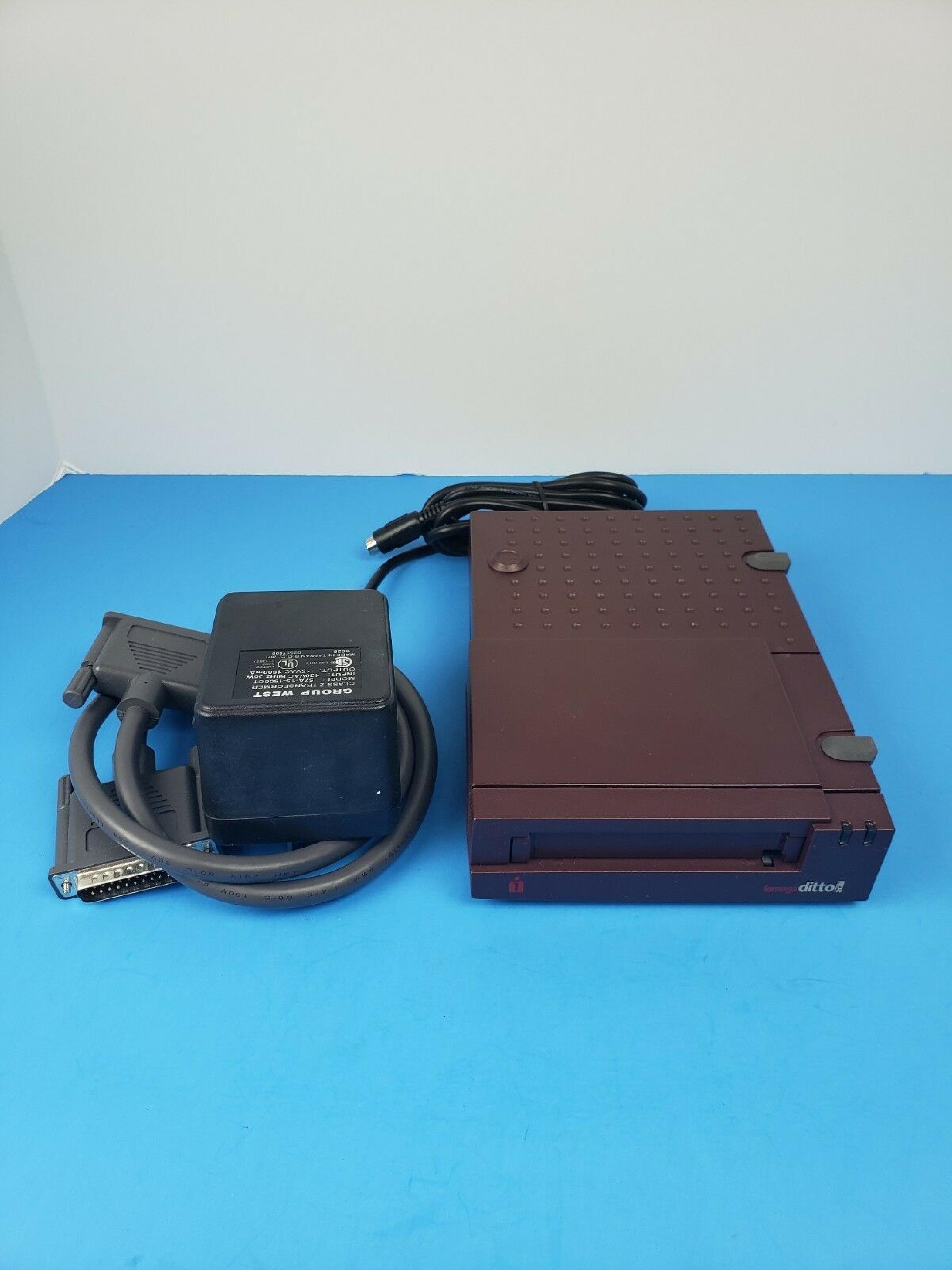 IOMEGA IO2000-PX 2GB EXTERNAL TAPE DRIVE